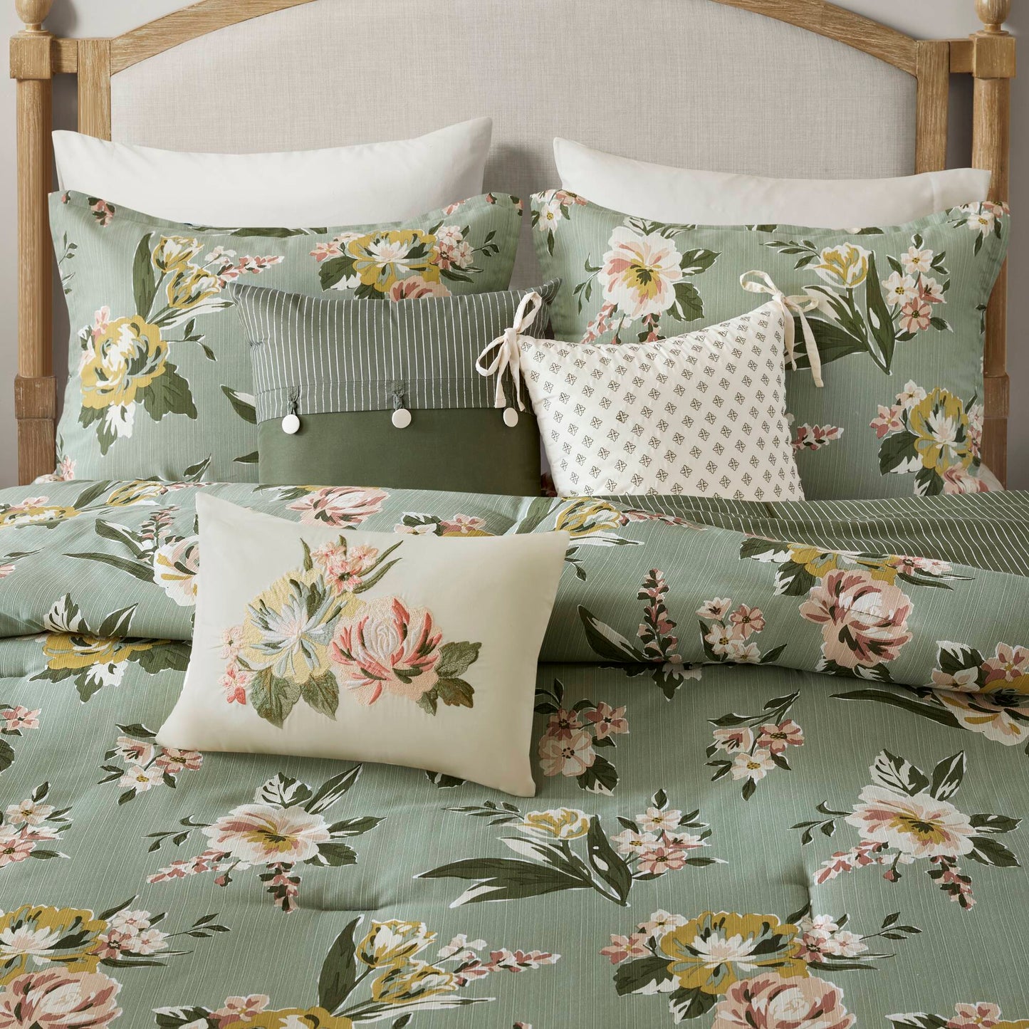 Salara 7 Piece Vintage Floral Comforter Set