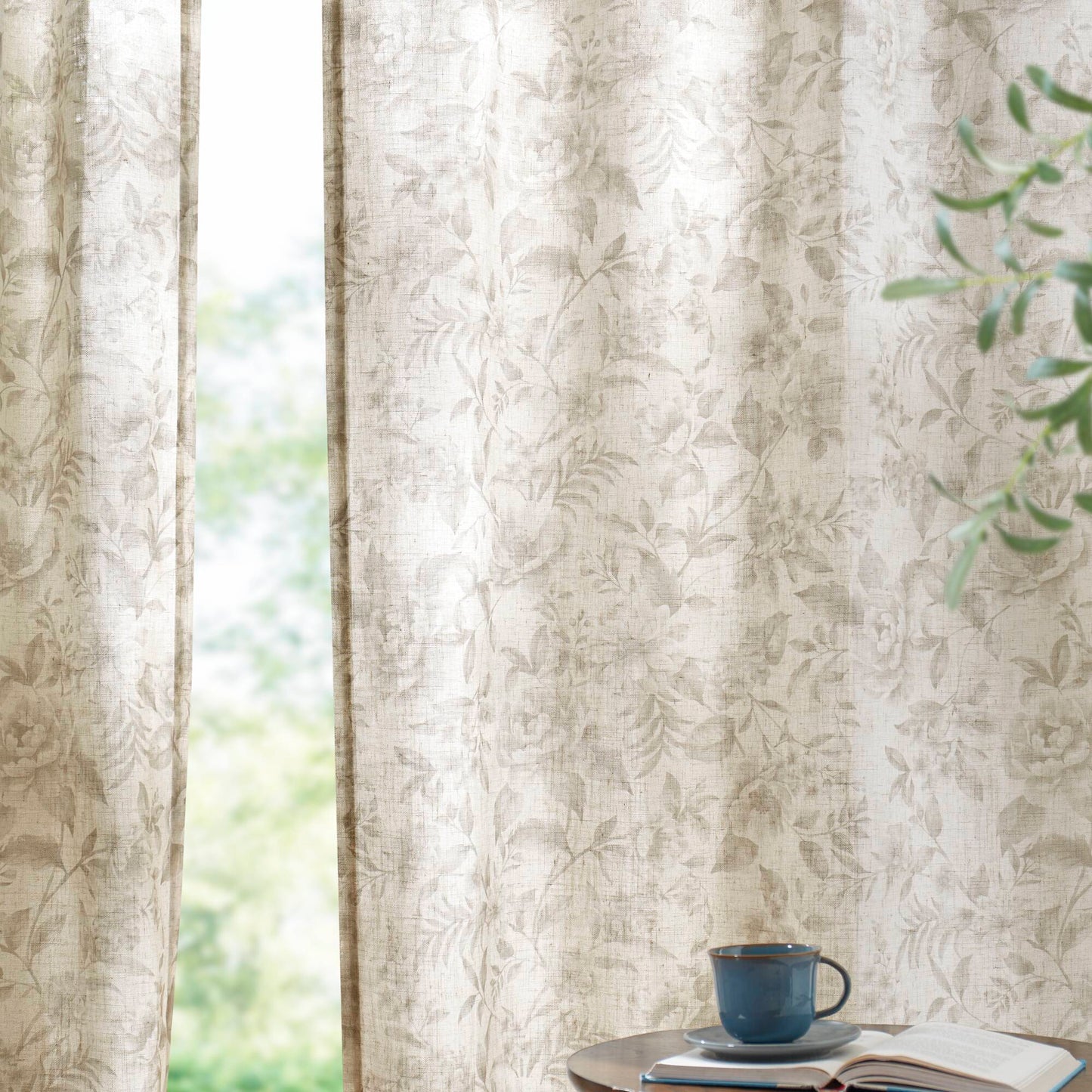 Lana Window Panel