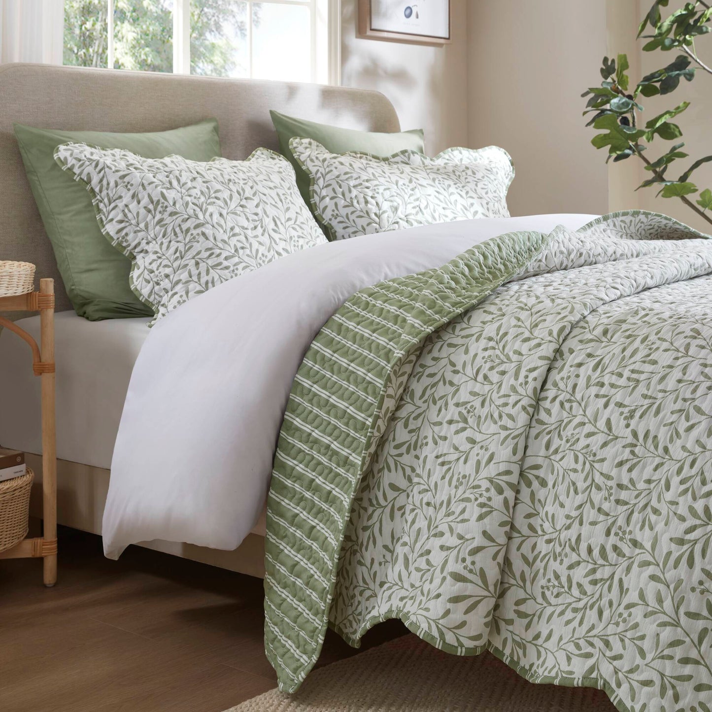 Darcy 3 Piece Print Quilt Set