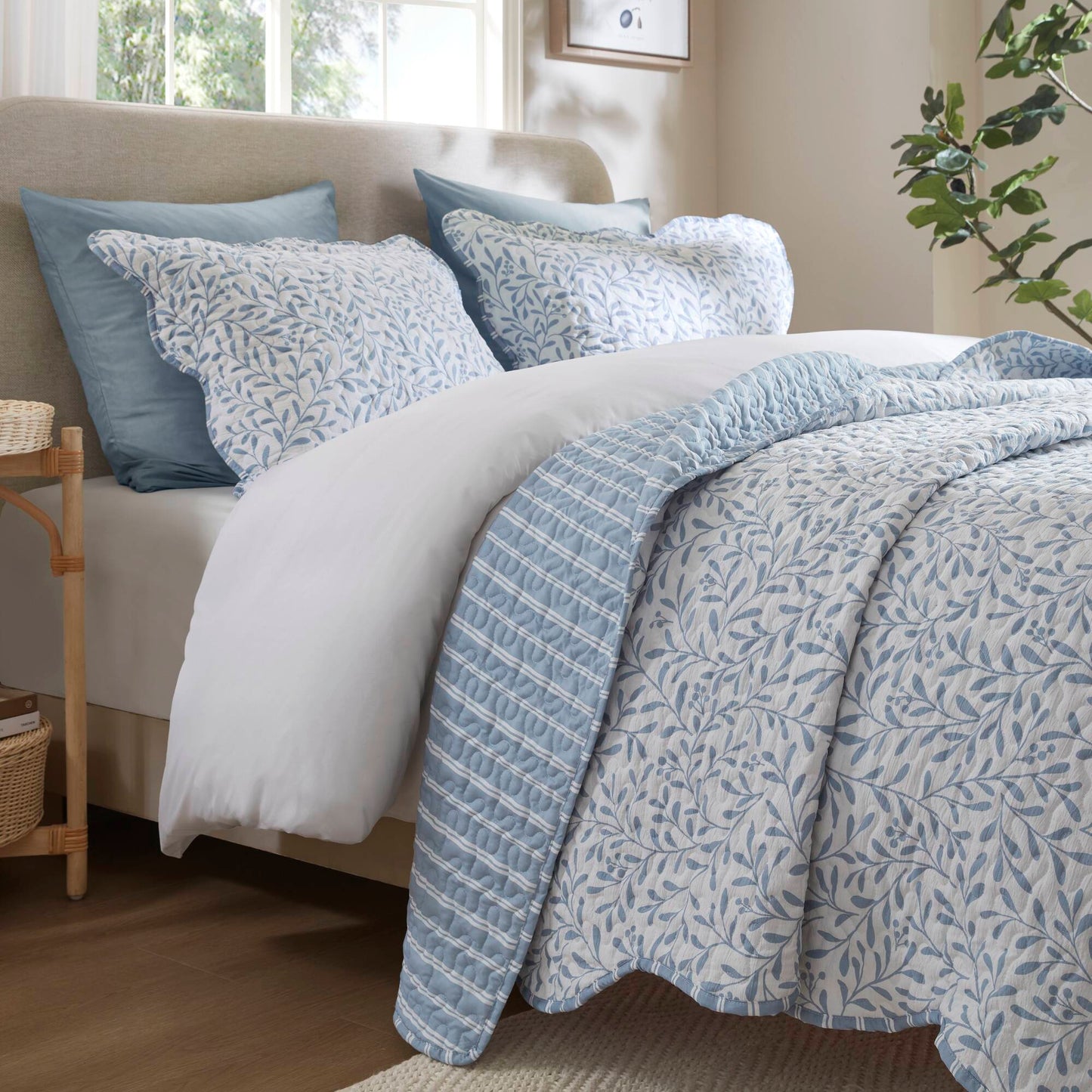 Darcy 3 Piece Print Quilt Set