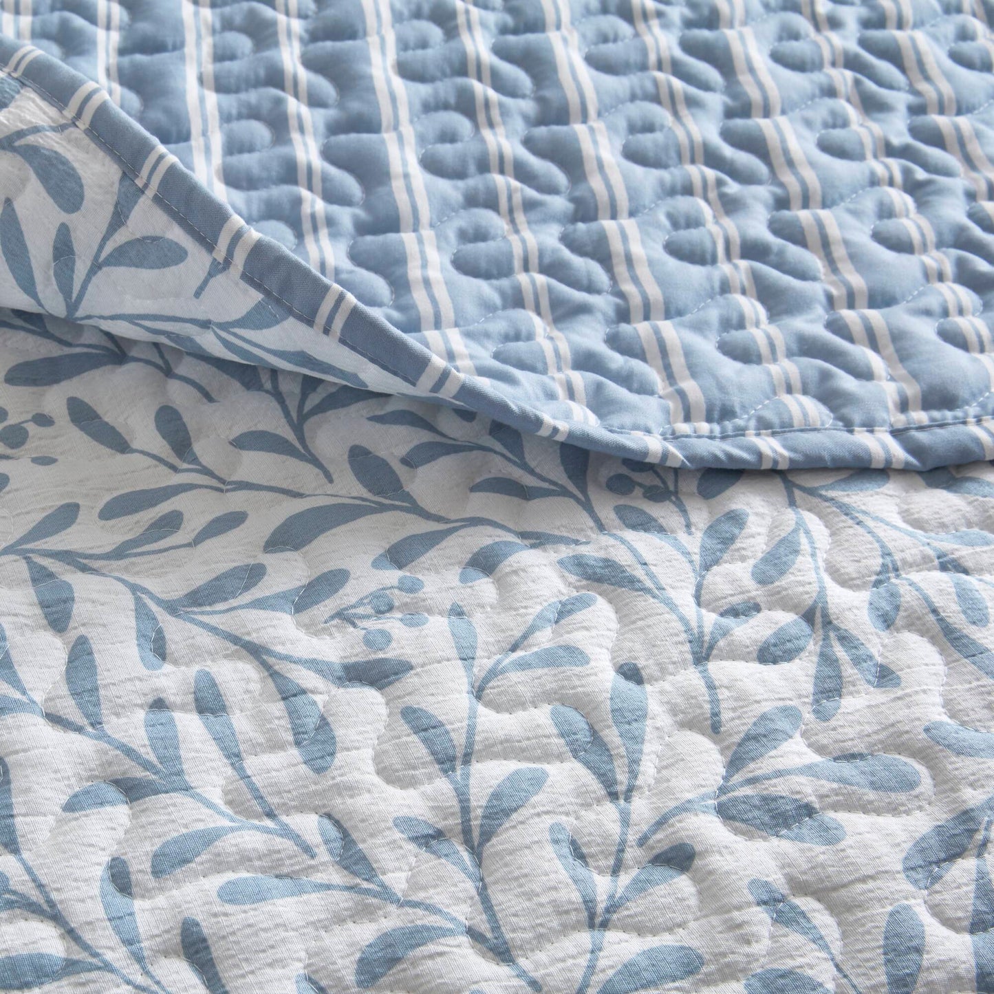 Darcy 3 Piece Print Quilt Set