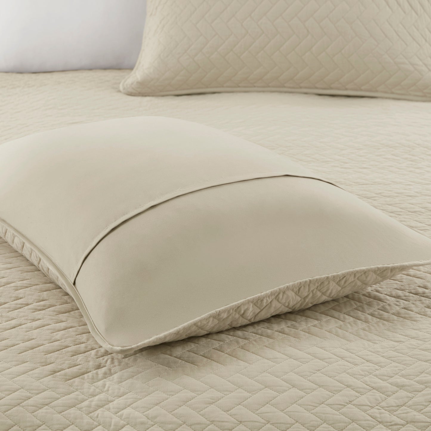 Velvet Touch 3 Piece Luxurious Oversized Quilt Set