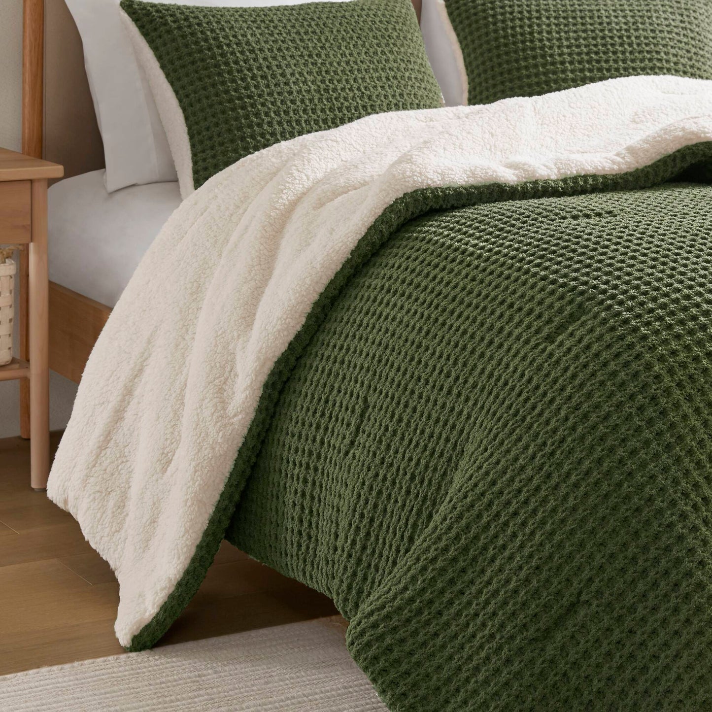Riordan Cable Knit Chenille Comforter Set