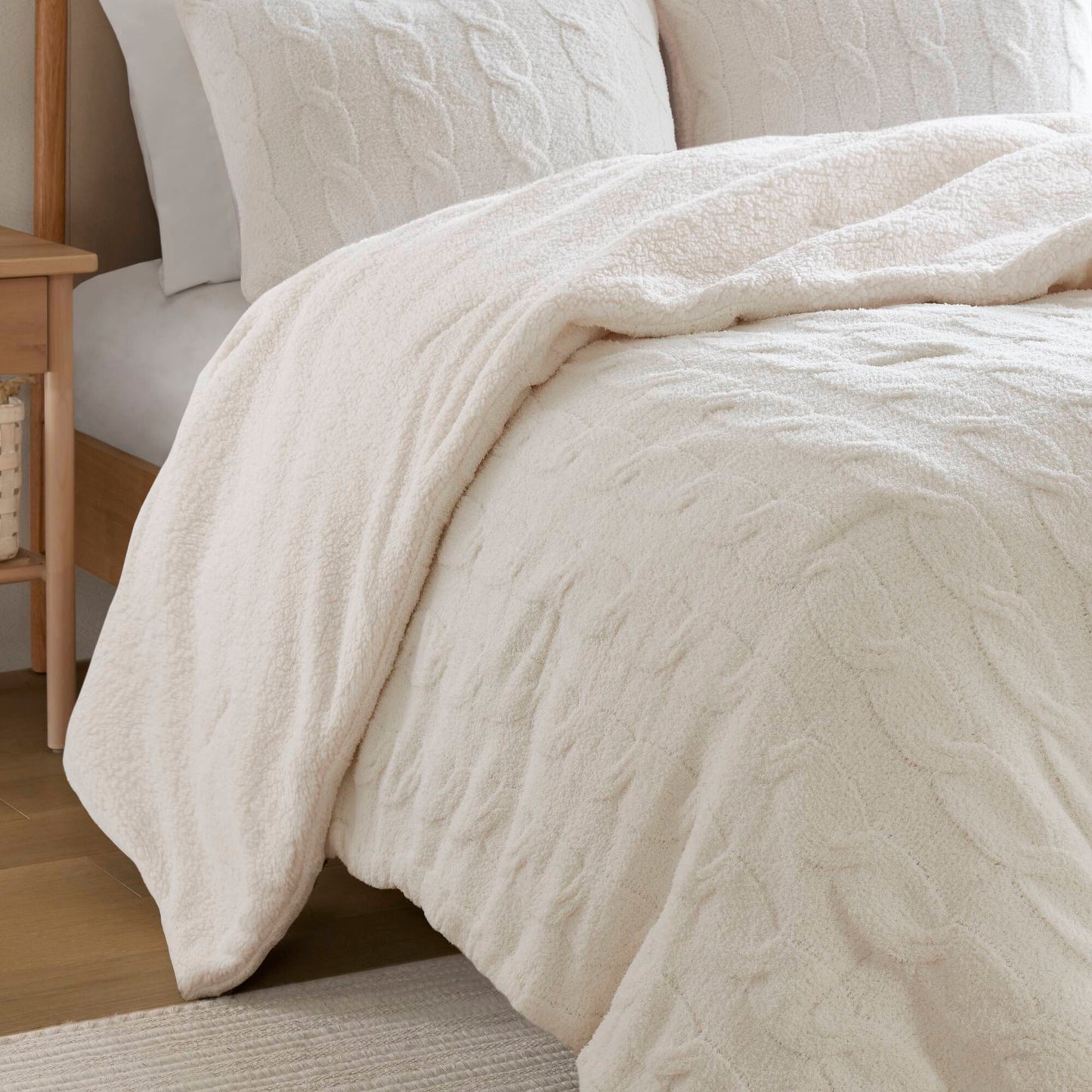 Riordan Cable Knit Chenille Comforter Set