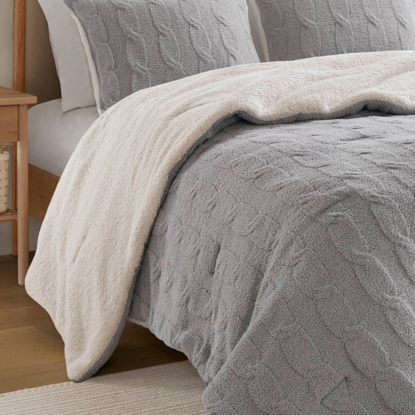 Riordan Cable Knit Chenille Comforter Set