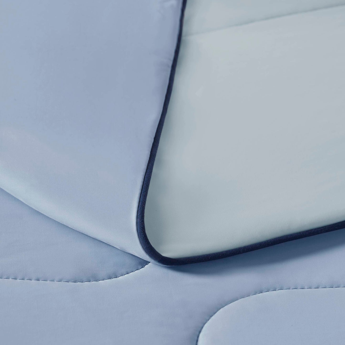 Cooling Lightweight Down Alternative Comforter
