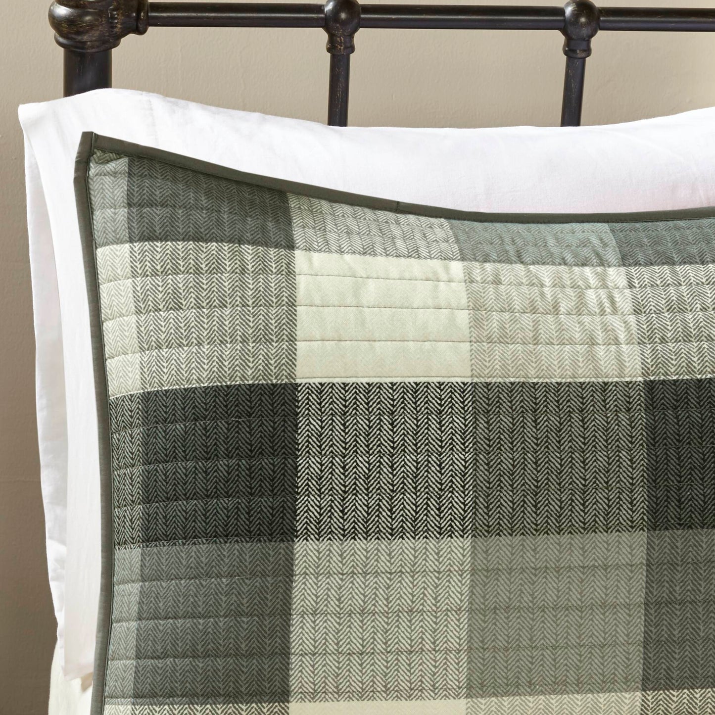 Ridge 6 Piece Printed Herringbone Quilt Set with Throw Pillows