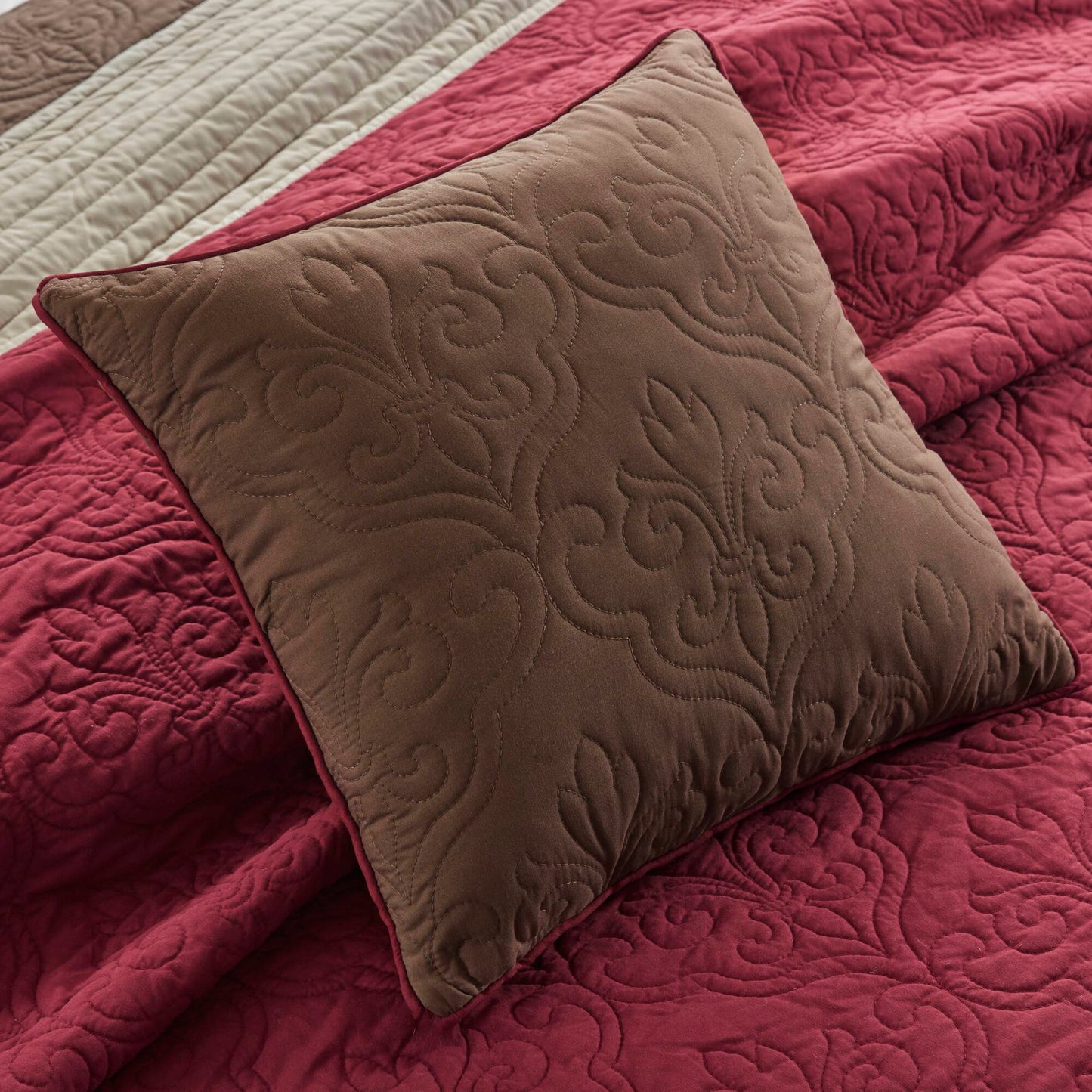 Attingham 7 Piece Quilt Set with Euro Shams and Throw Pillows