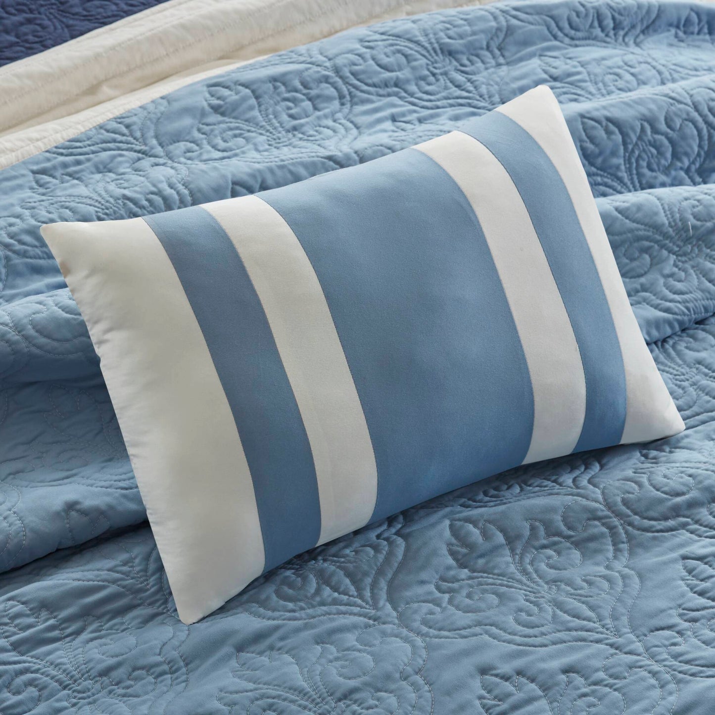 Attingham 7 Piece Quilt Set with Euro Shams and Throw Pillows