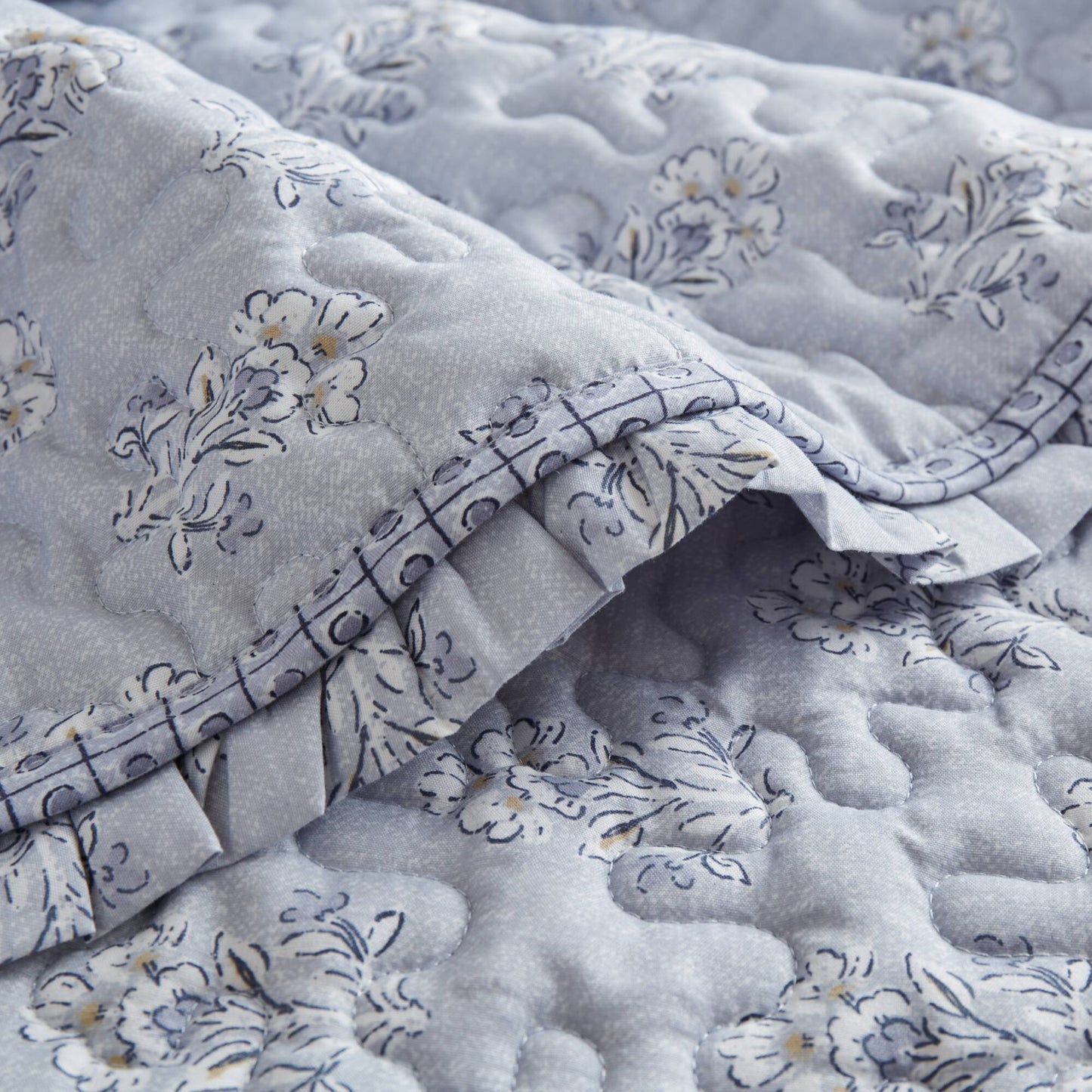 Linwood 3 Piece Ruffle Printed Quilt Set