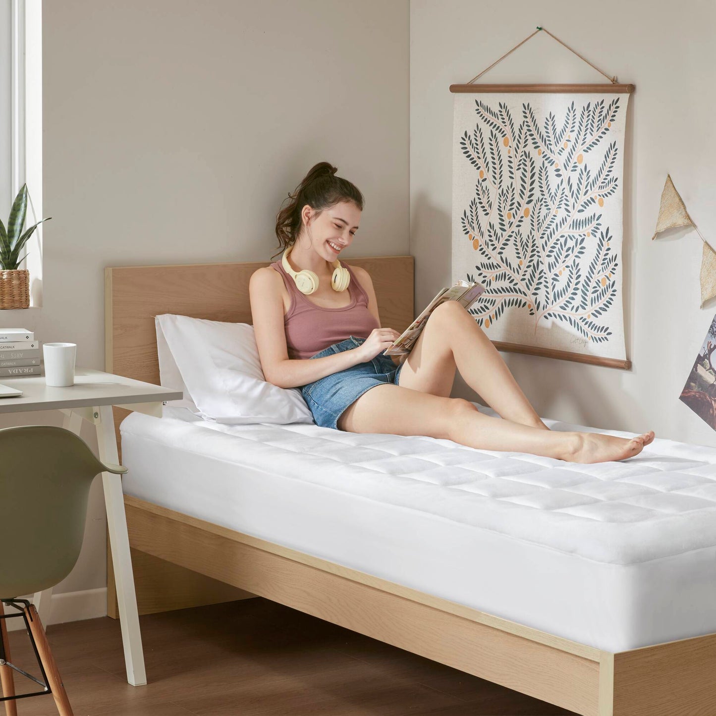 Cloud Soft Overfilled Plush Hypoallergenic Down Alternative Waterproof Mattress Pad