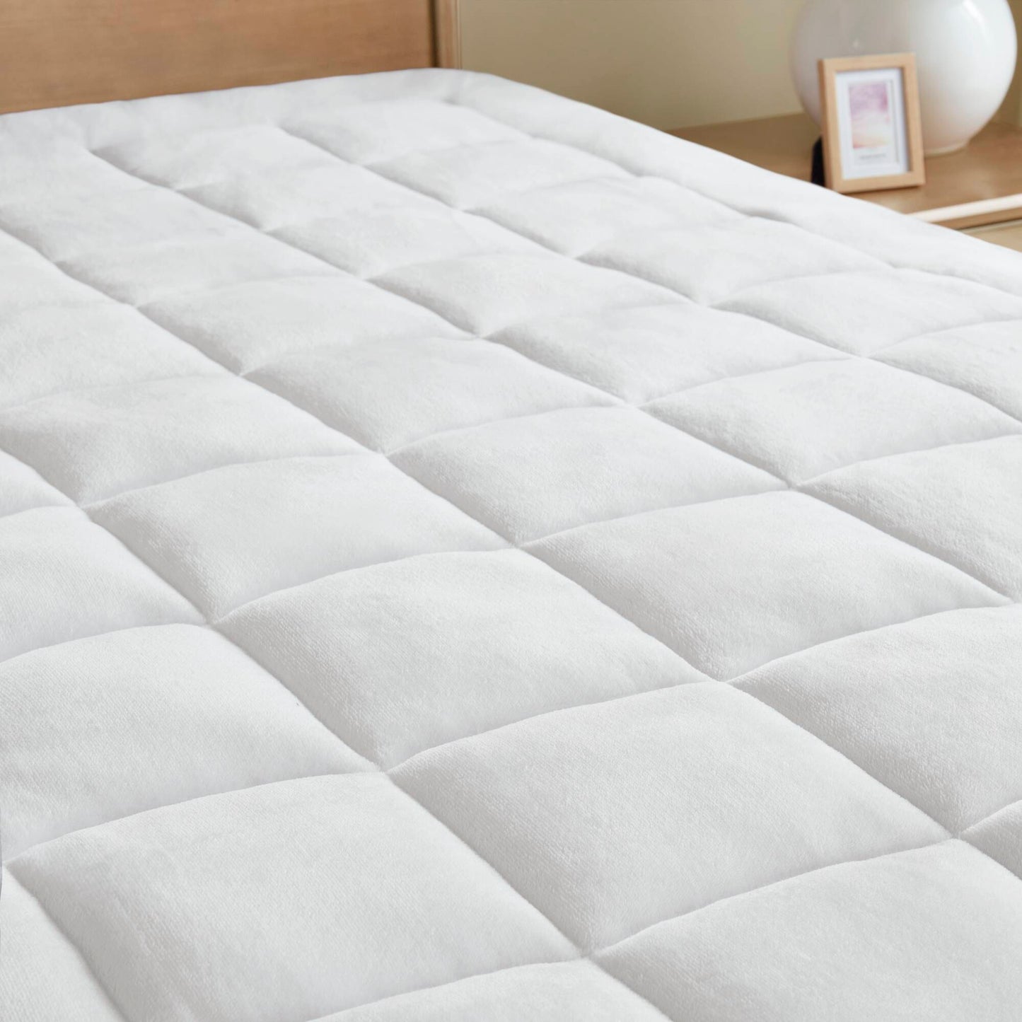 Cloud Soft Overfilled Plush Hypoallergenic Down Alternative Waterproof Mattress Pad