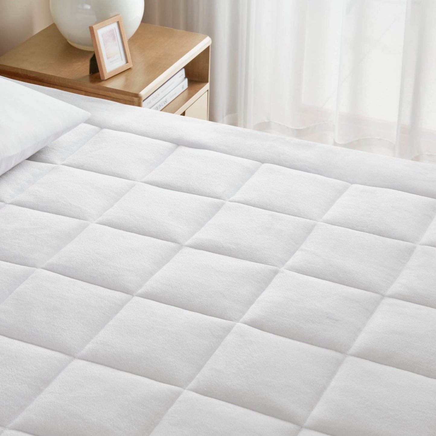 Cloud Soft Overfilled Plush Hypoallergenic Down Alternative Waterproof Mattress Pad