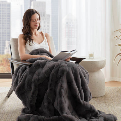 Vivienne Faux Fur Throw