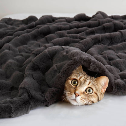 Vivienne Faux Fur Throw