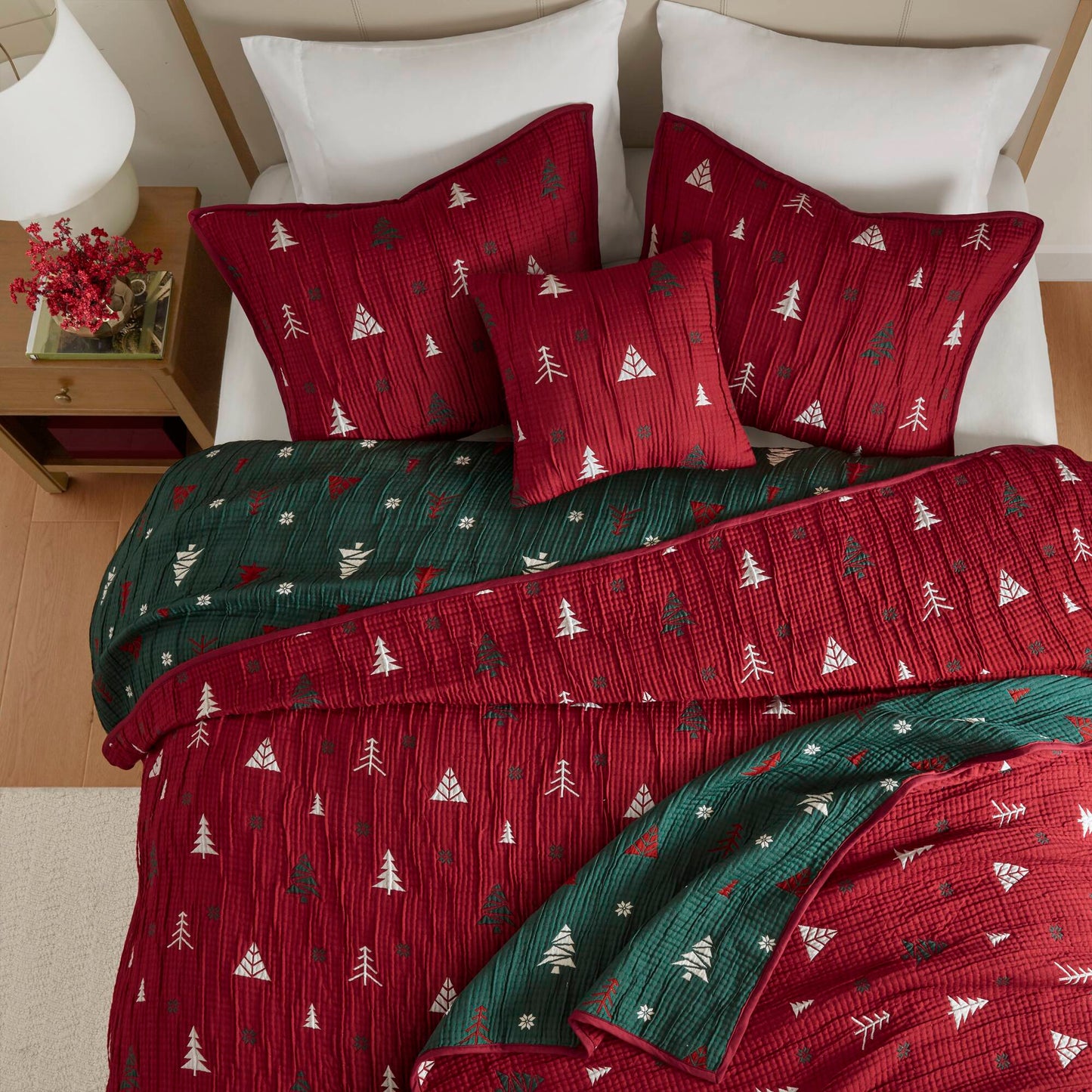 Winter Reversible Christmas Throw Set
