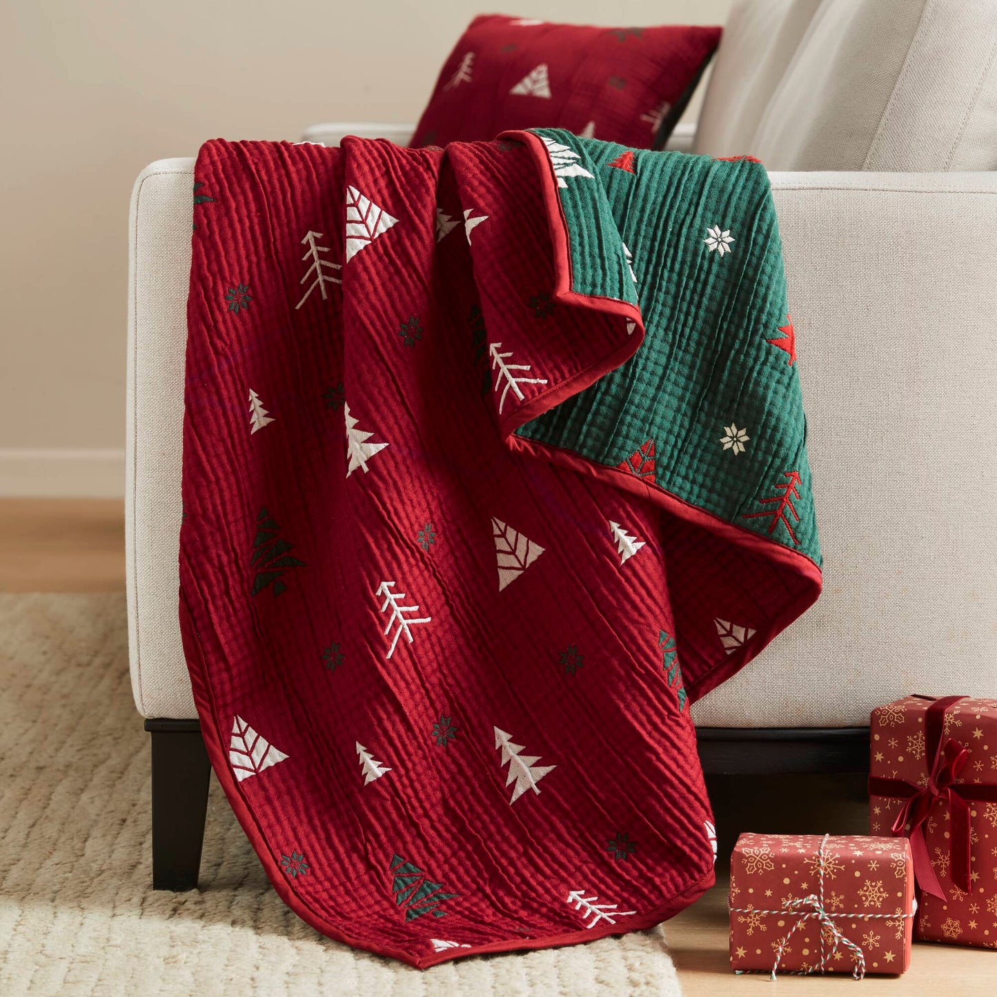 Winter Reversible Christmas Throw Set