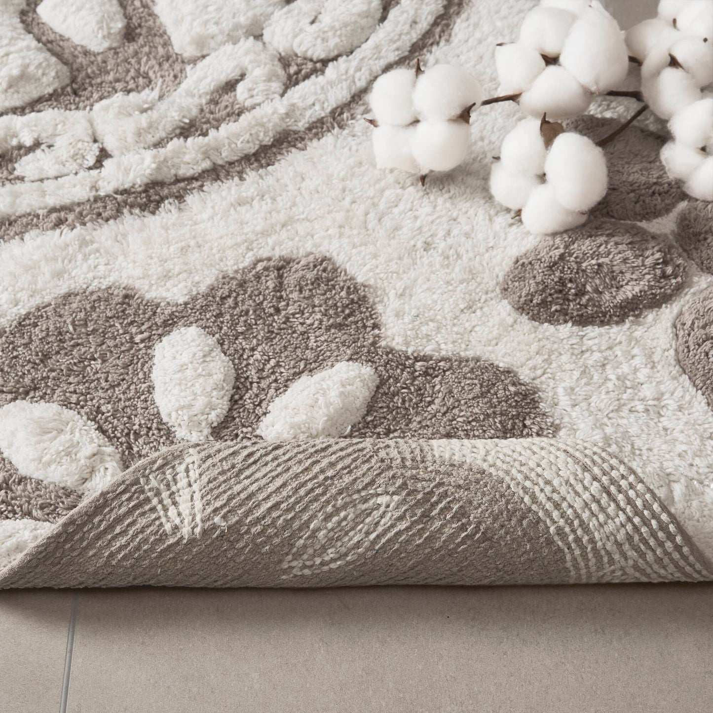 Casablanca Medallion Cotton Tufted Bath Rug