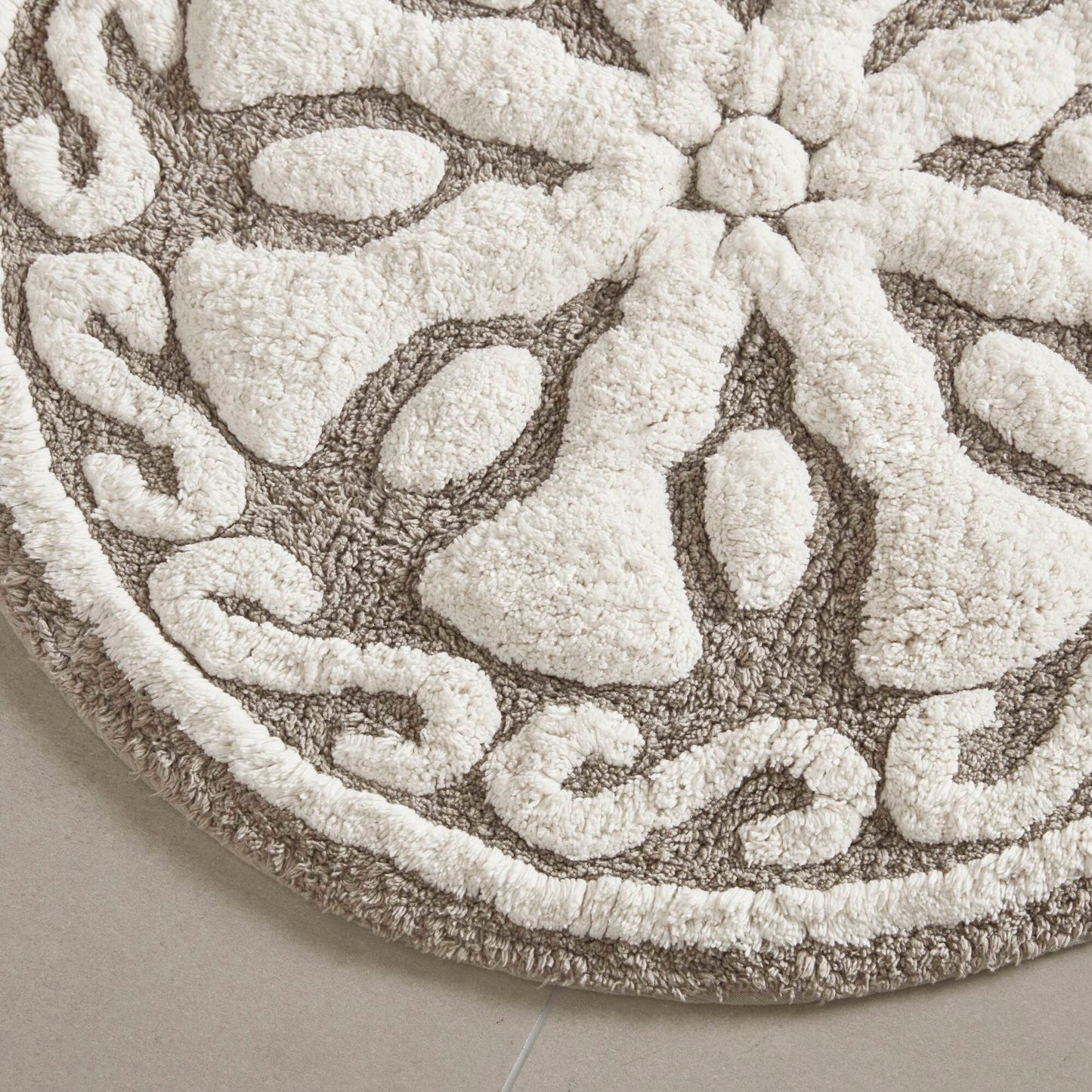 Casablanca Medallion Cotton Tufted Bath Rug