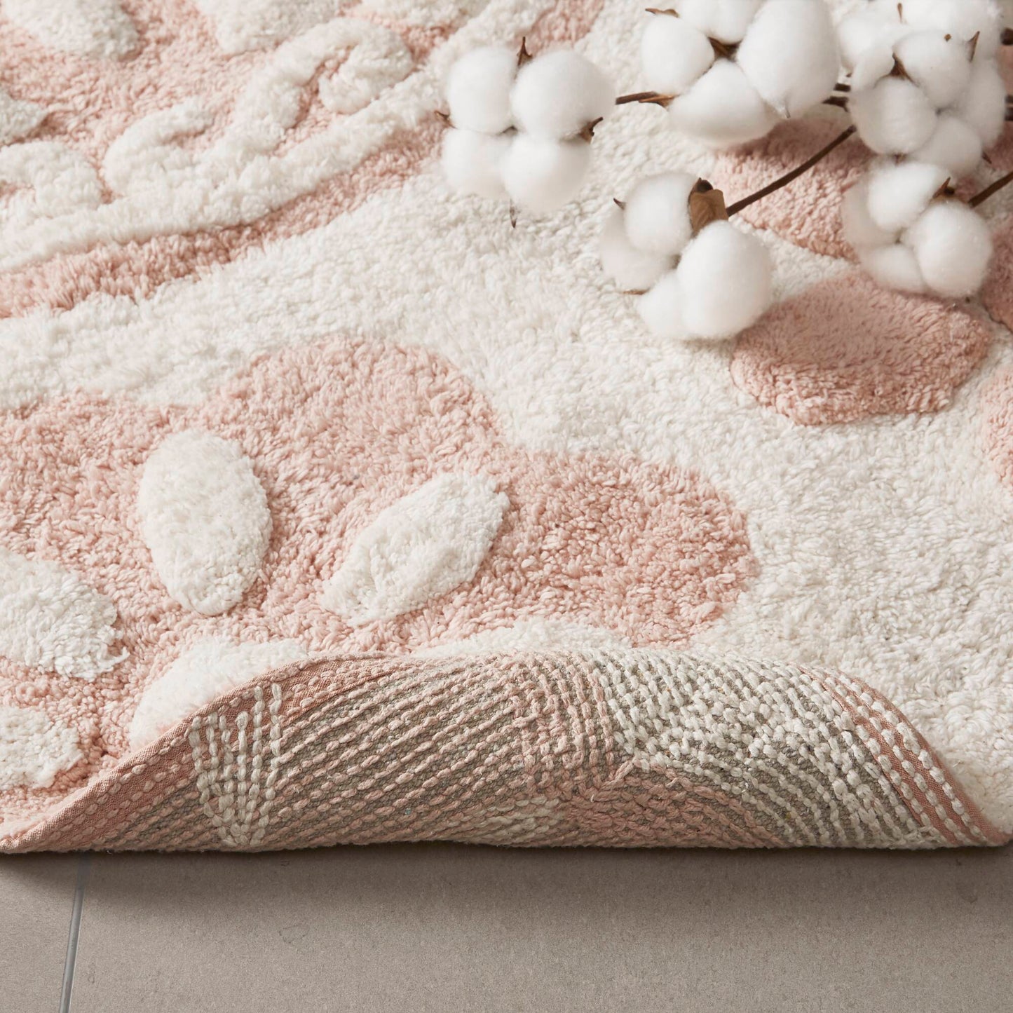 Casablanca Medallion Cotton Tufted Bath Rug