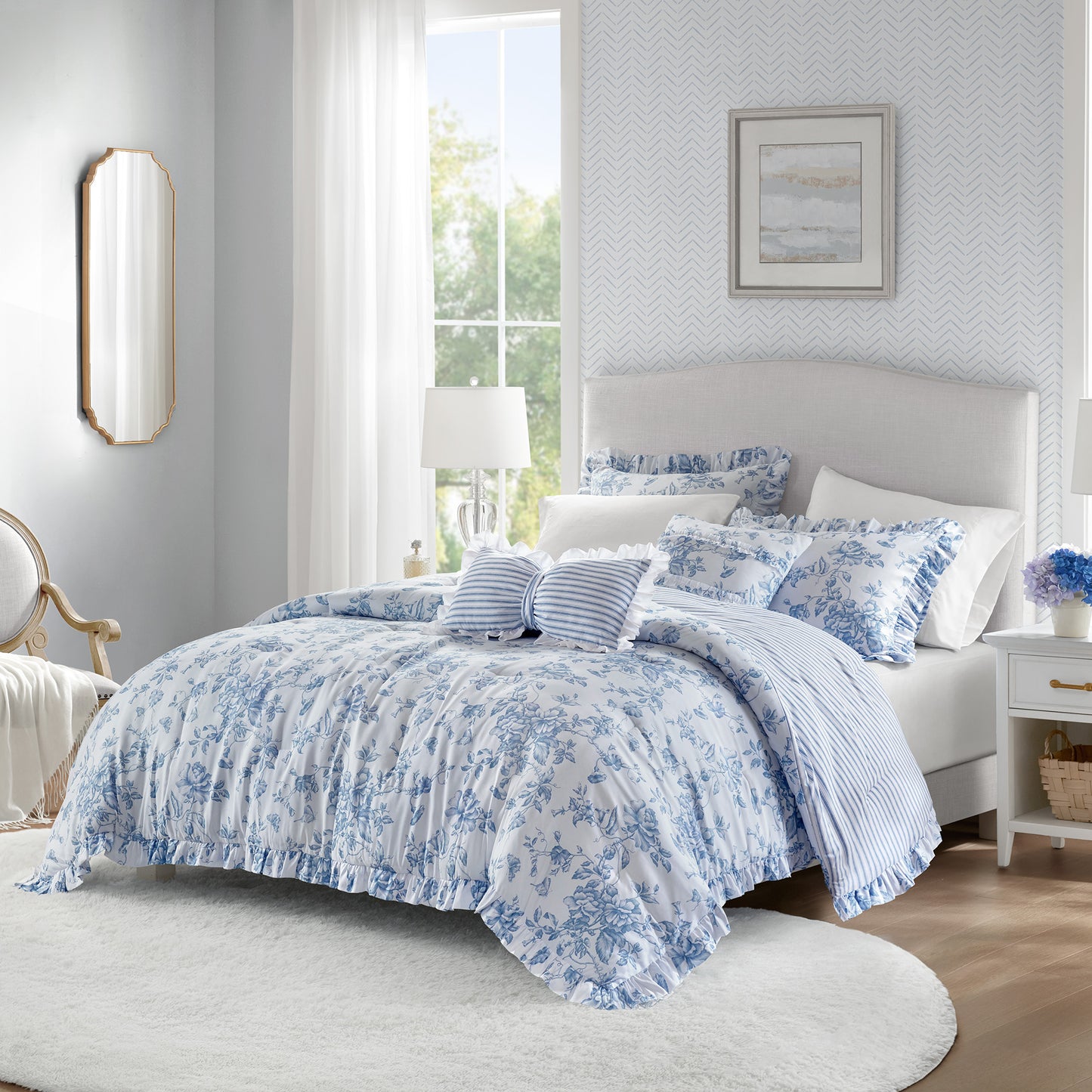 Adele 4 Pieces Comforter Set with Decorative Pillows