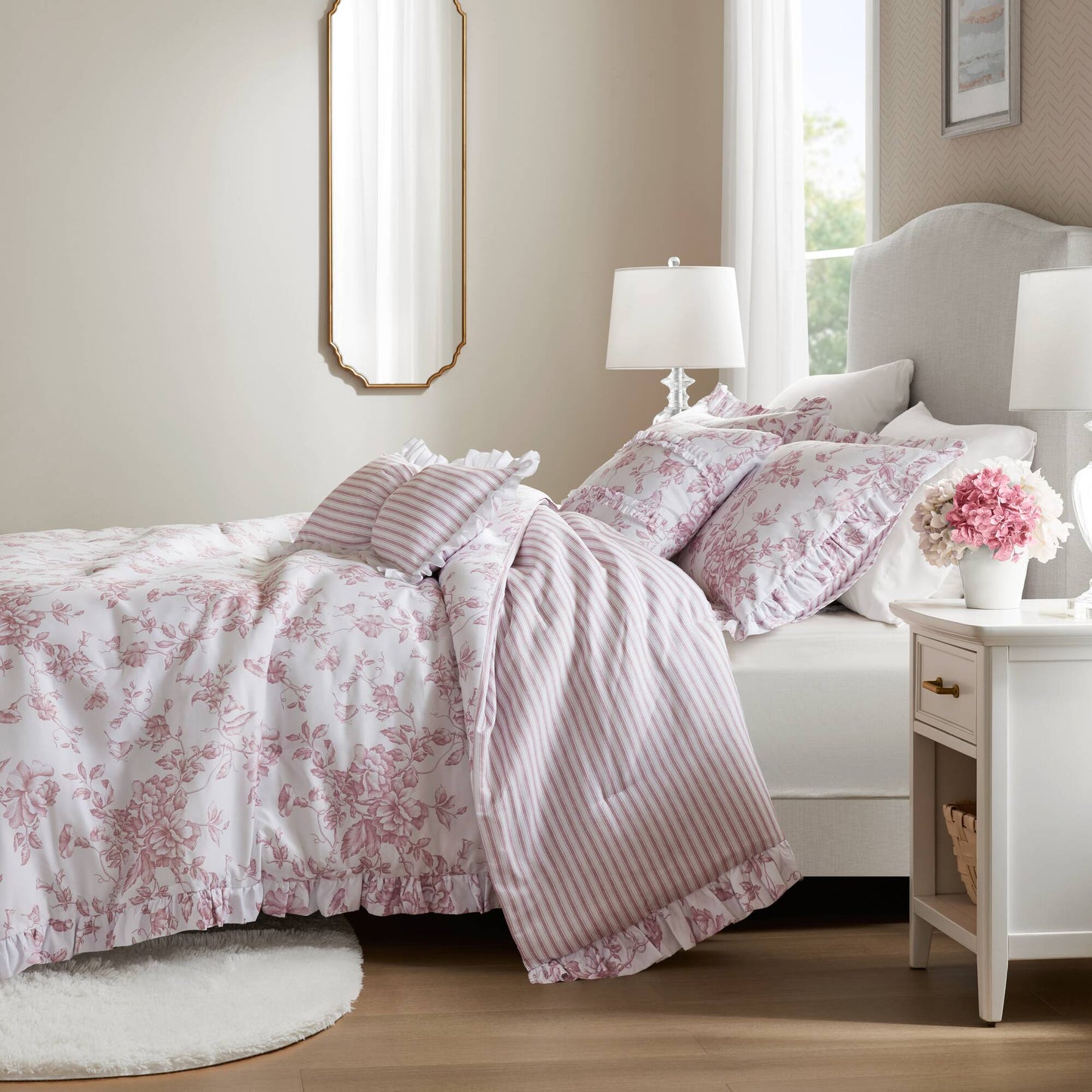 Adele 4 Pieces Comforter Set with Decorative Pillows