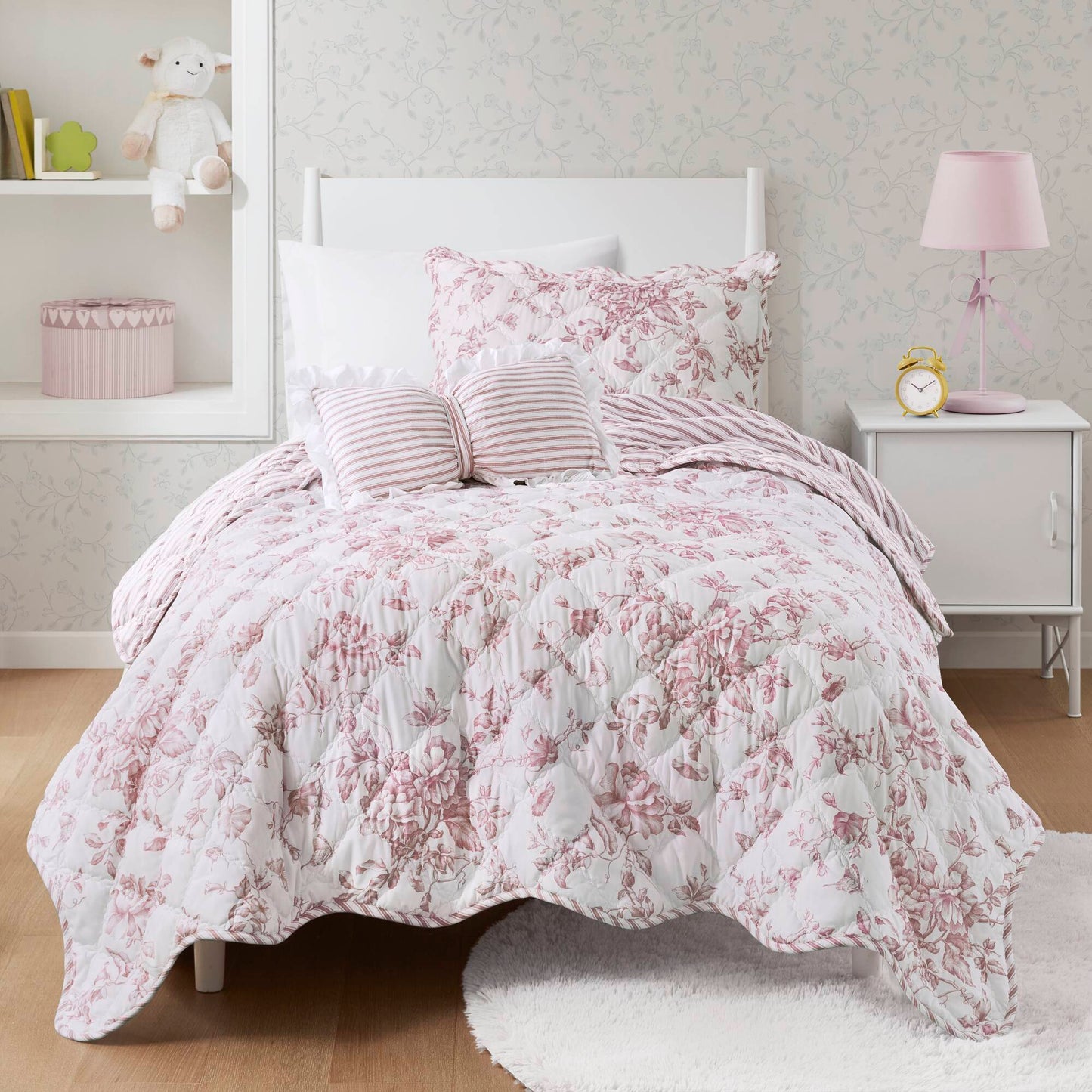 Adele 3 Pieces  Quilt Set with Decorative Pillow