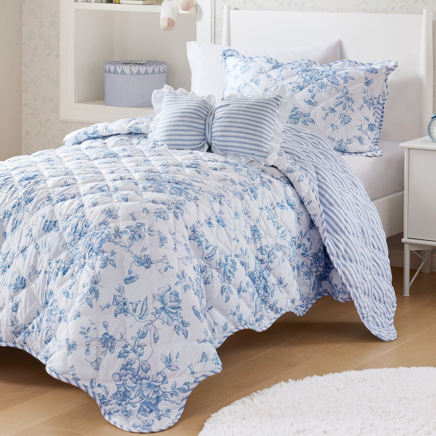 Adele 3 Pieces  Quilt Set with Decorative Pillow