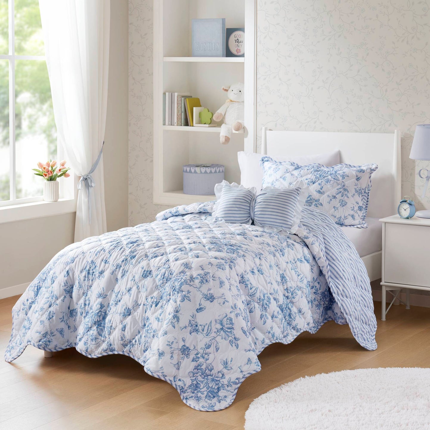 Adele 3 Pieces  Quilt Set with Decorative Pillow