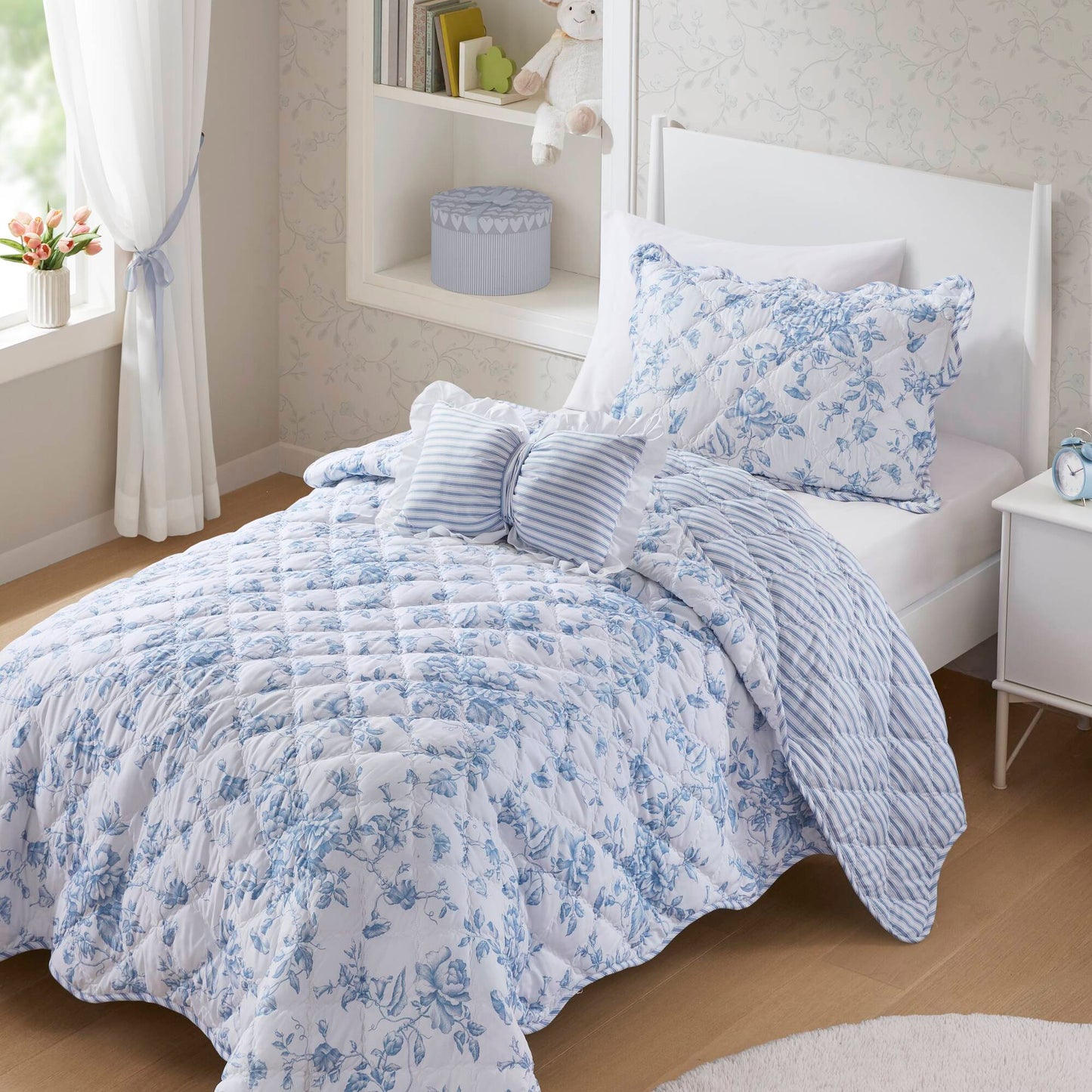 Adele 3 Pieces  Quilt Set with Decorative Pillow