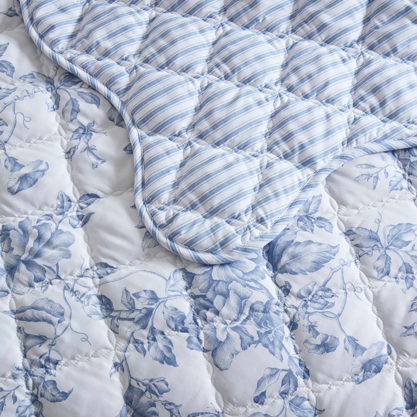 Adele 3 Pieces  Quilt Set with Decorative Pillow