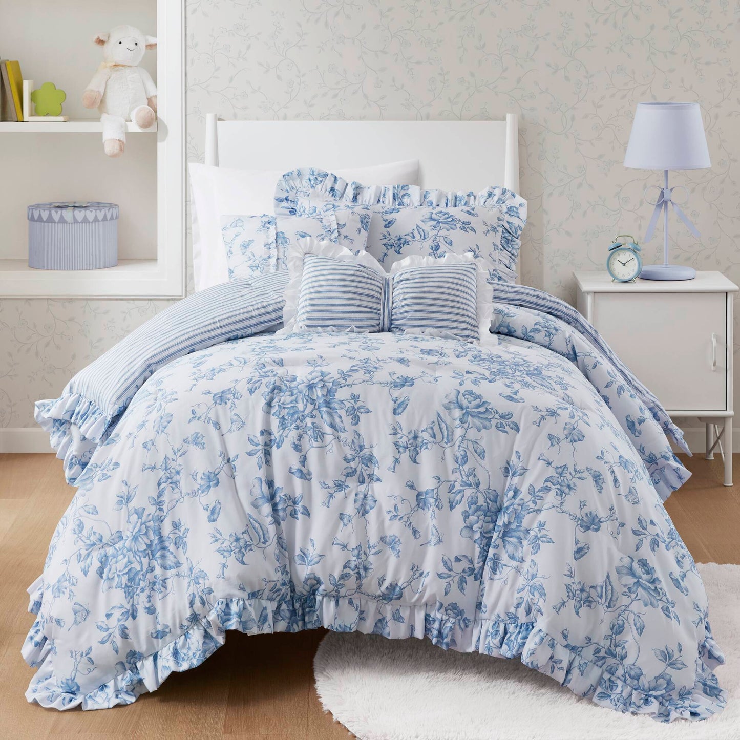 Adele Vintage Floral 5-Piece Comforter Set with Decorative Pillows