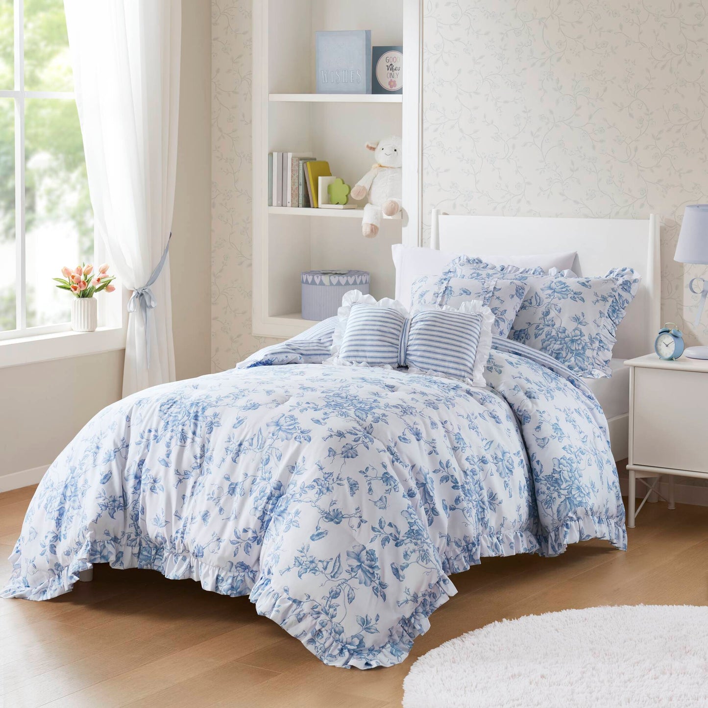 Adele Vintage Floral 5-Piece Comforter Set with Decorative Pillows