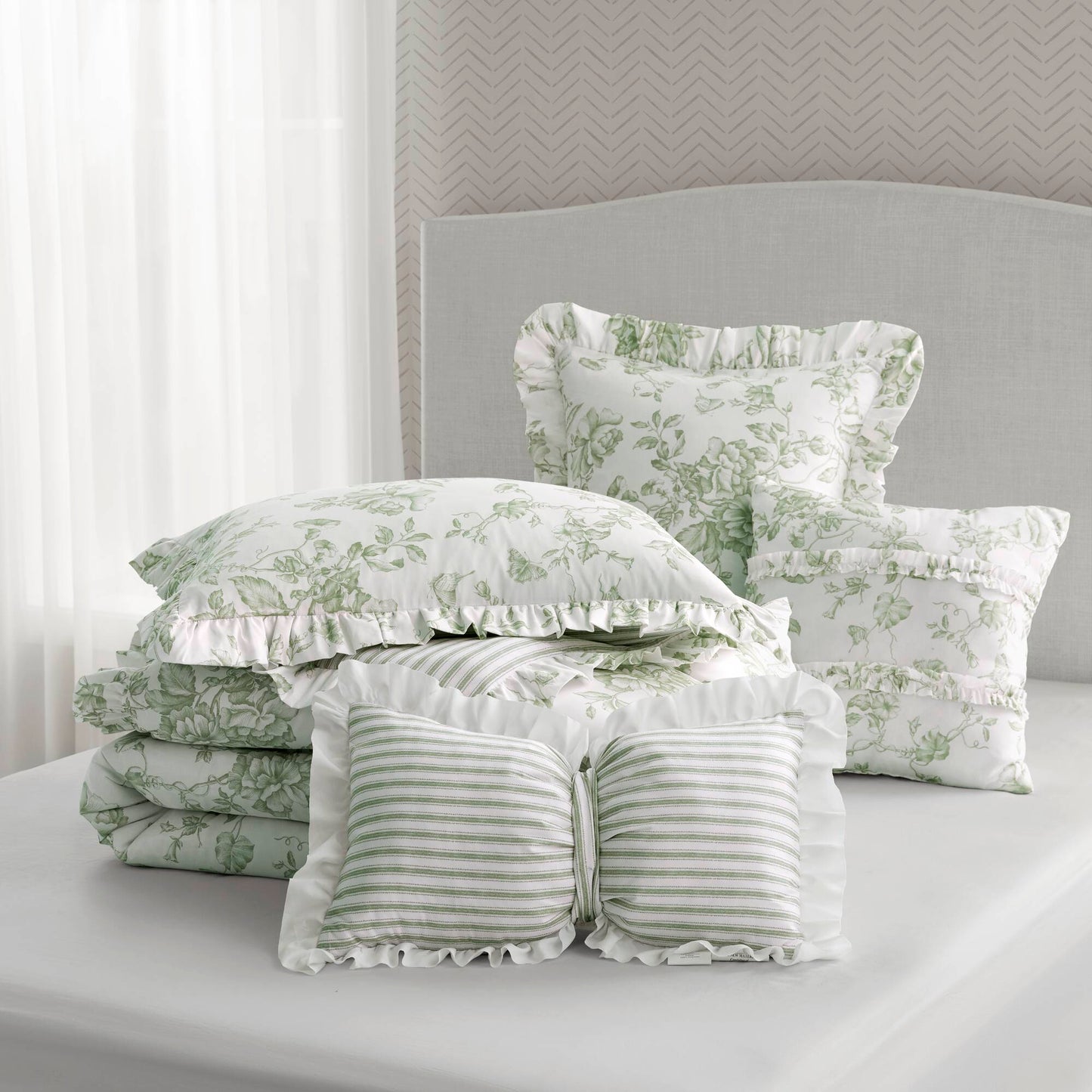 Adele Vintage Floral 5-Piece Comforter Set with Decorative Pillows