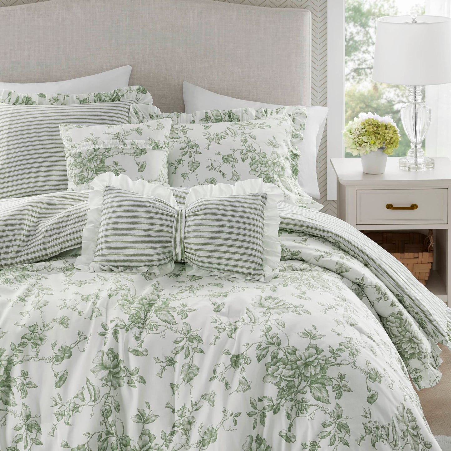 Adele Vintage Floral 5-Piece Comforter Set with Decorative Pillows