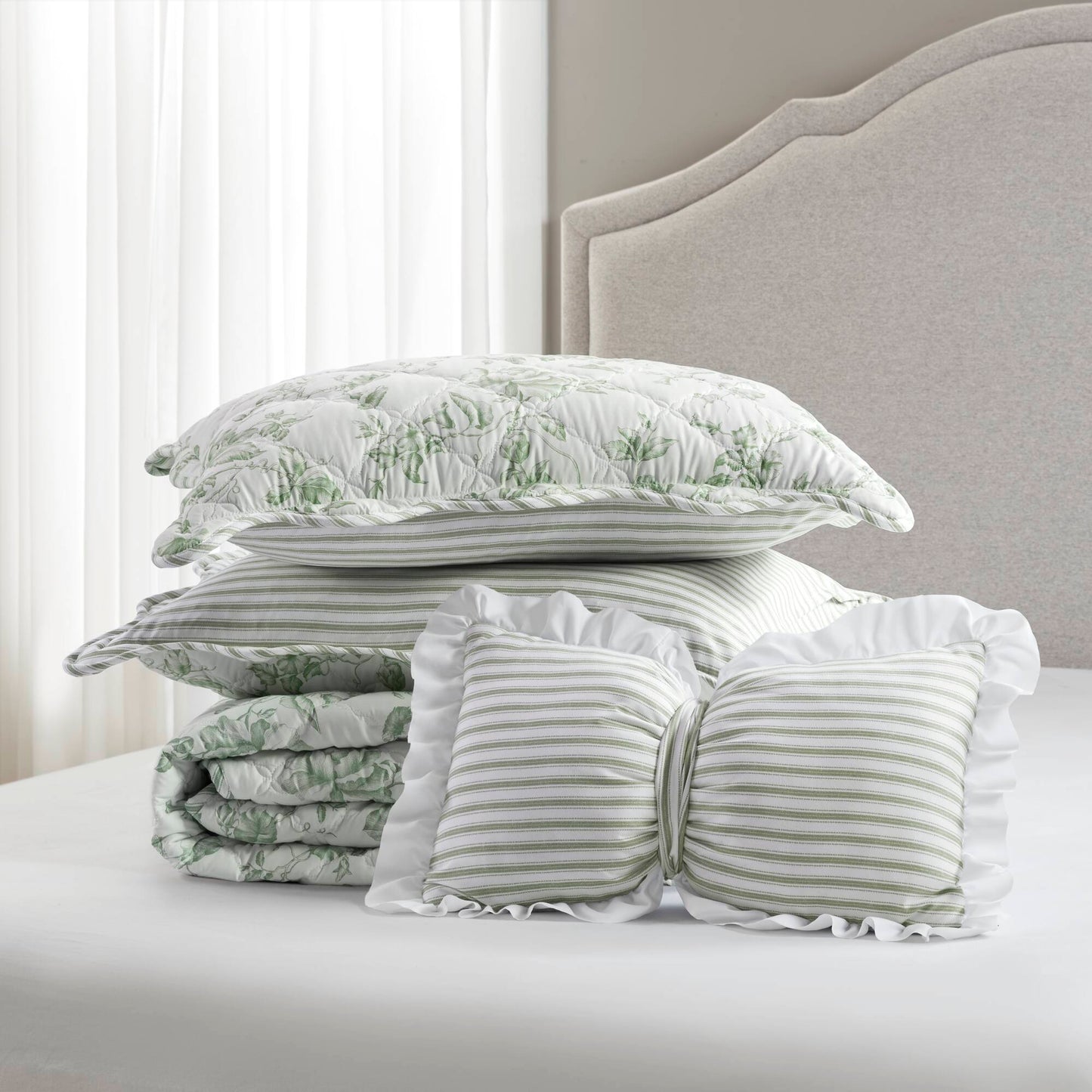 Adele 3 Pieces  Quilt Set with Decorative Pillow