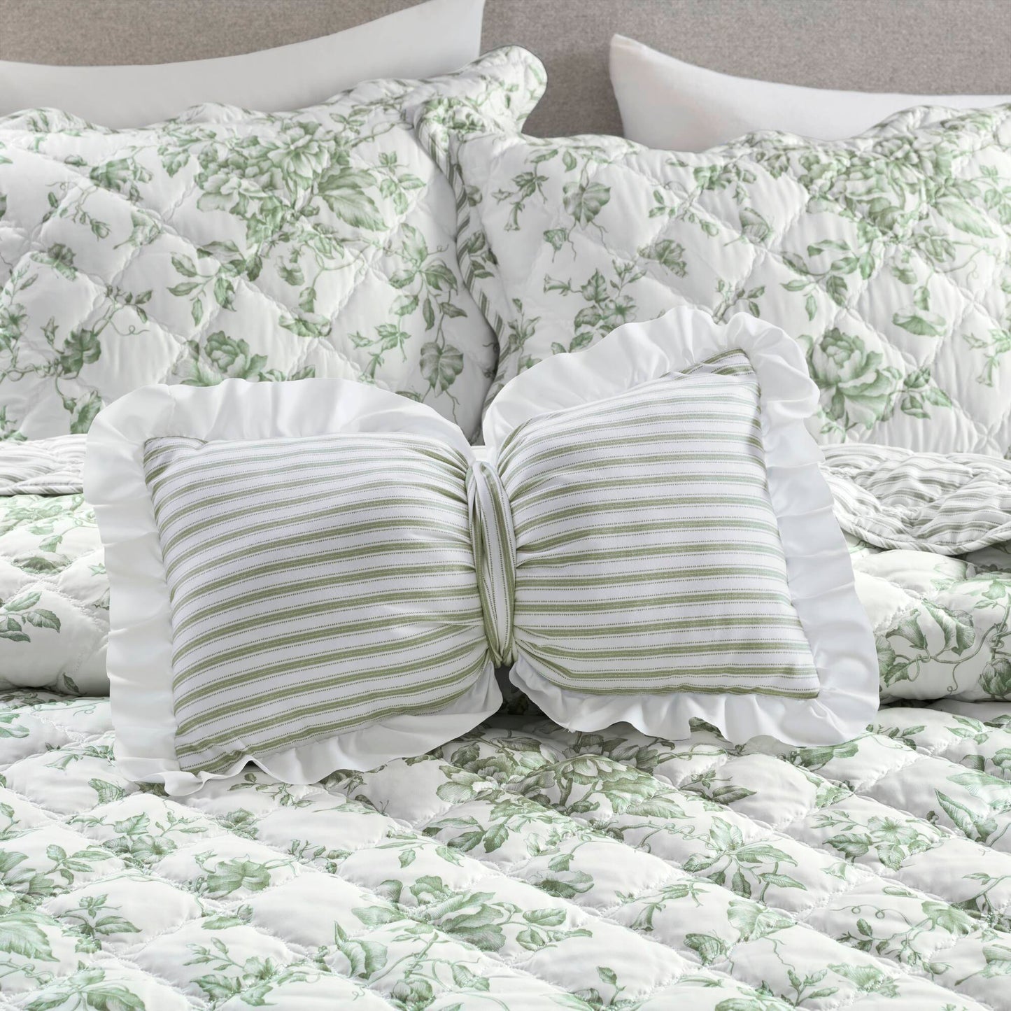 Adele 3 Pieces  Quilt Set with Decorative Pillow