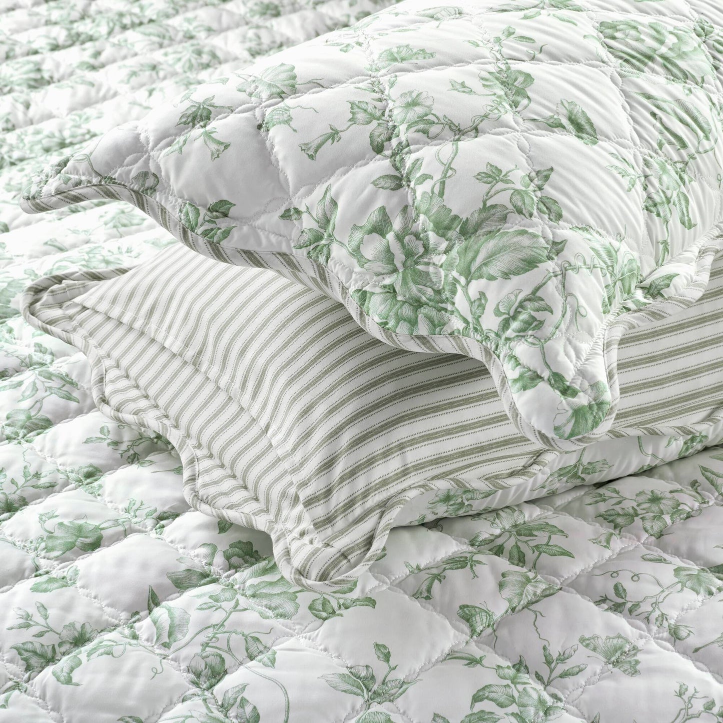 Adele 3 Pieces  Quilt Set with Decorative Pillow
