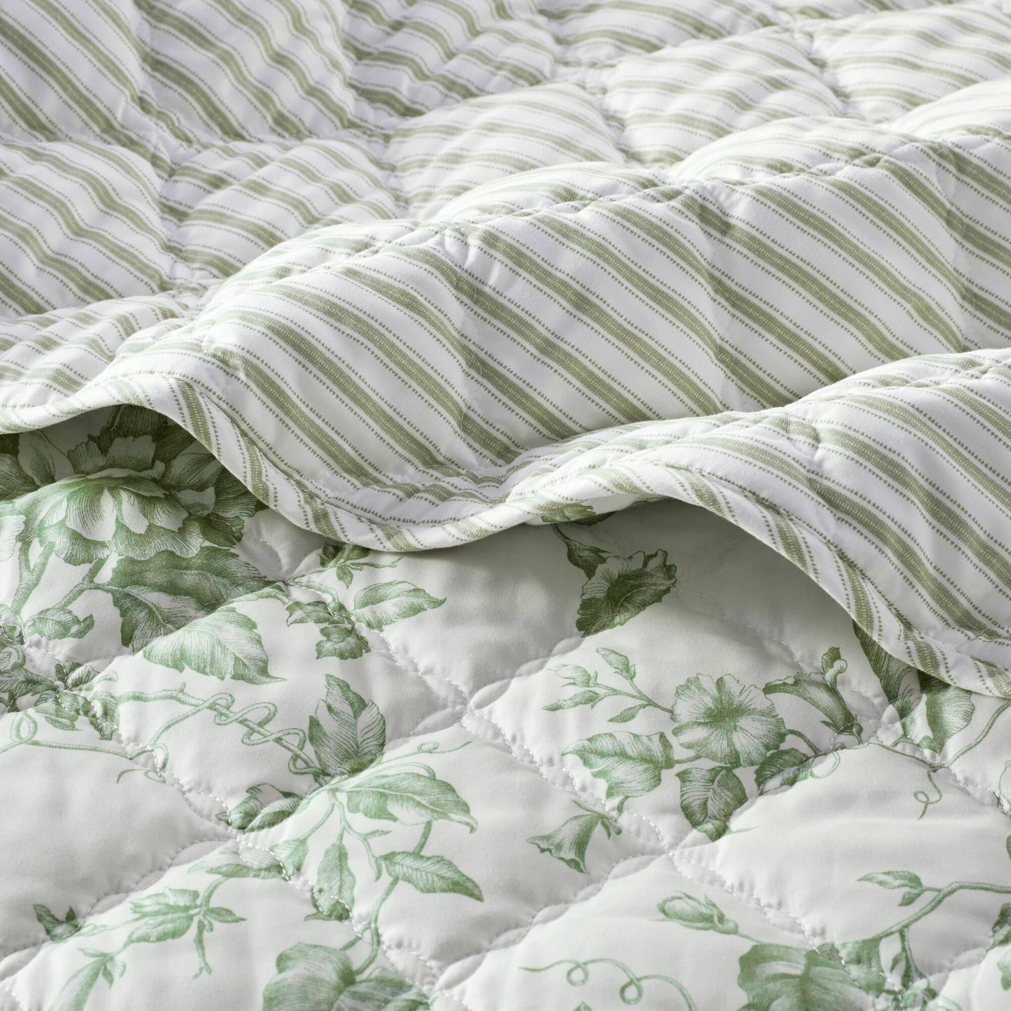Adele 3 Pieces  Quilt Set with Decorative Pillow
