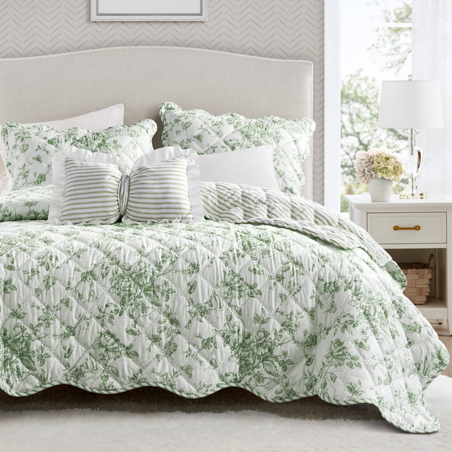Adele 3 Pieces  Quilt Set with Decorative Pillow