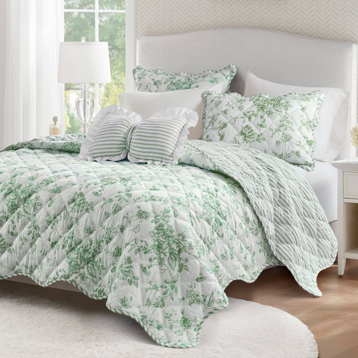 Adele 3 Pieces  Quilt Set with Decorative Pillow