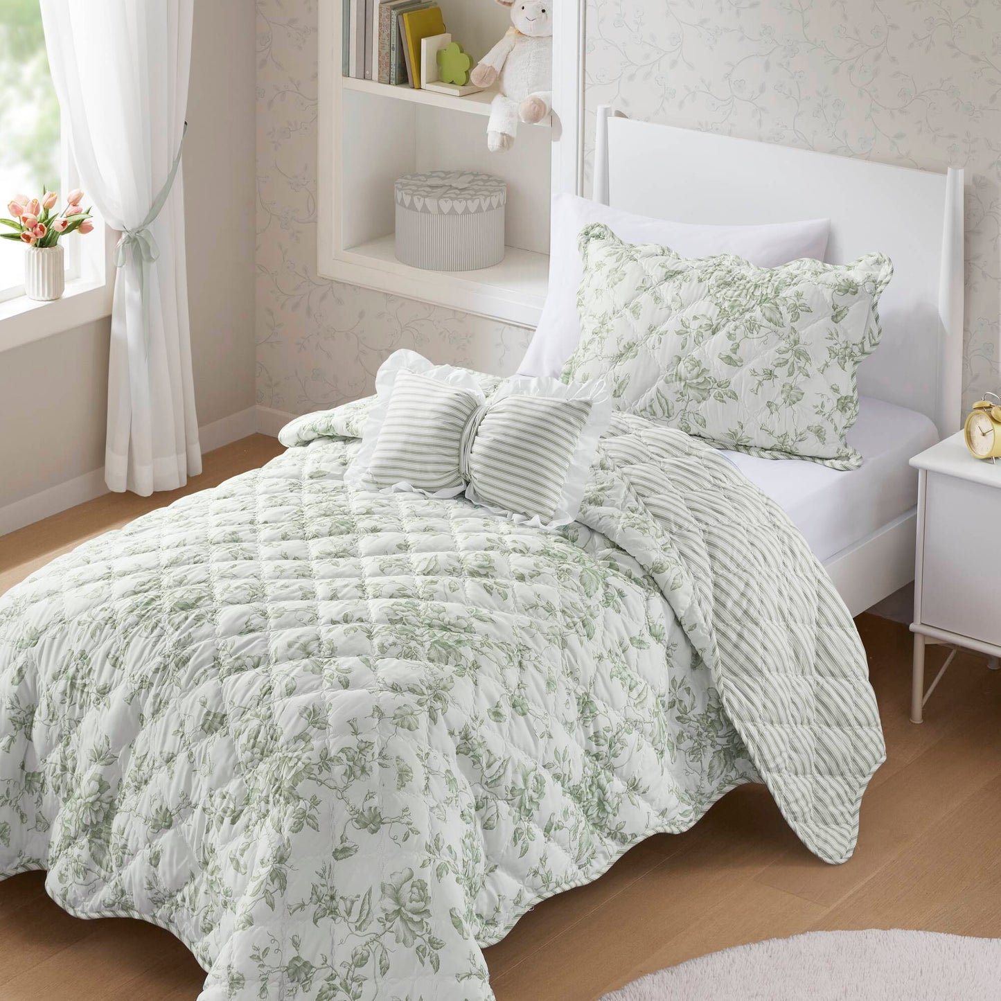 Adele 3 Pieces  Quilt Set with Decorative Pillow