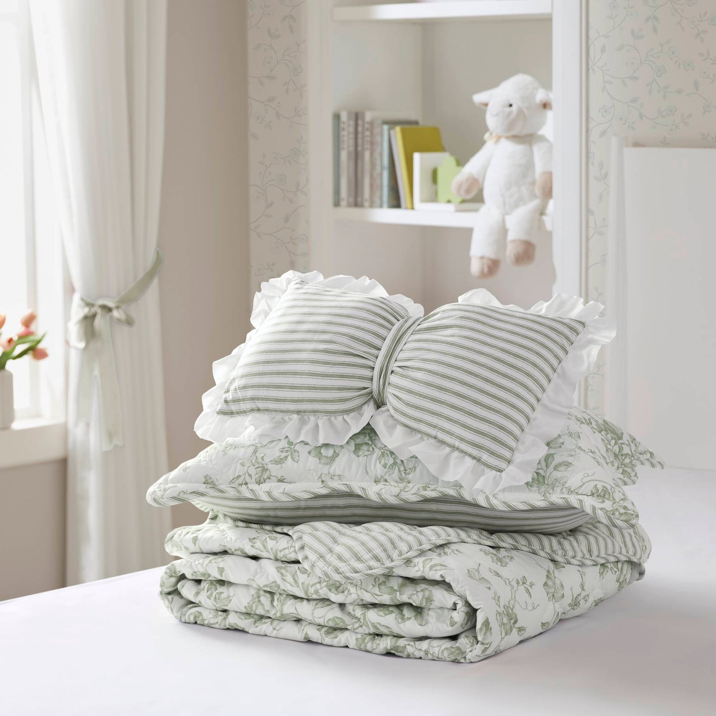 Adele 3 Pieces  Quilt Set with Decorative Pillow