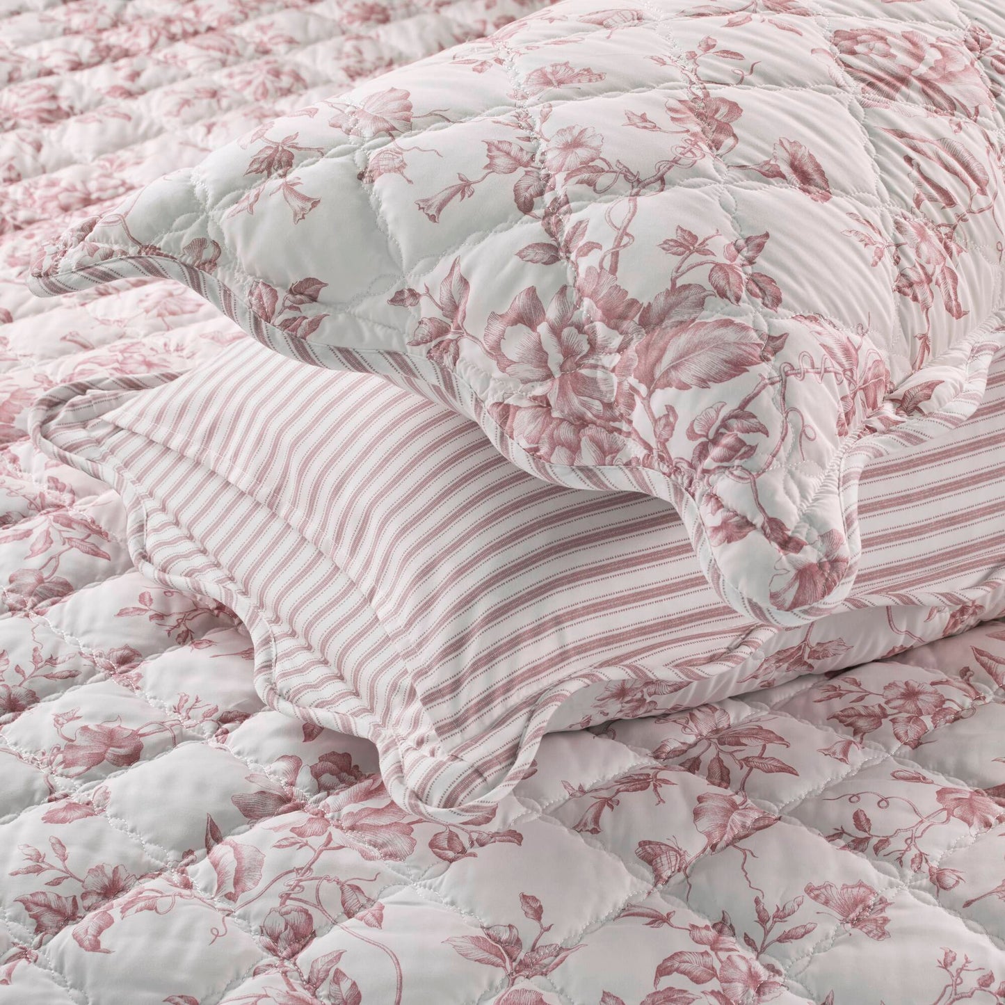 Adele 3 Pieces  Quilt Set with Decorative Pillow
