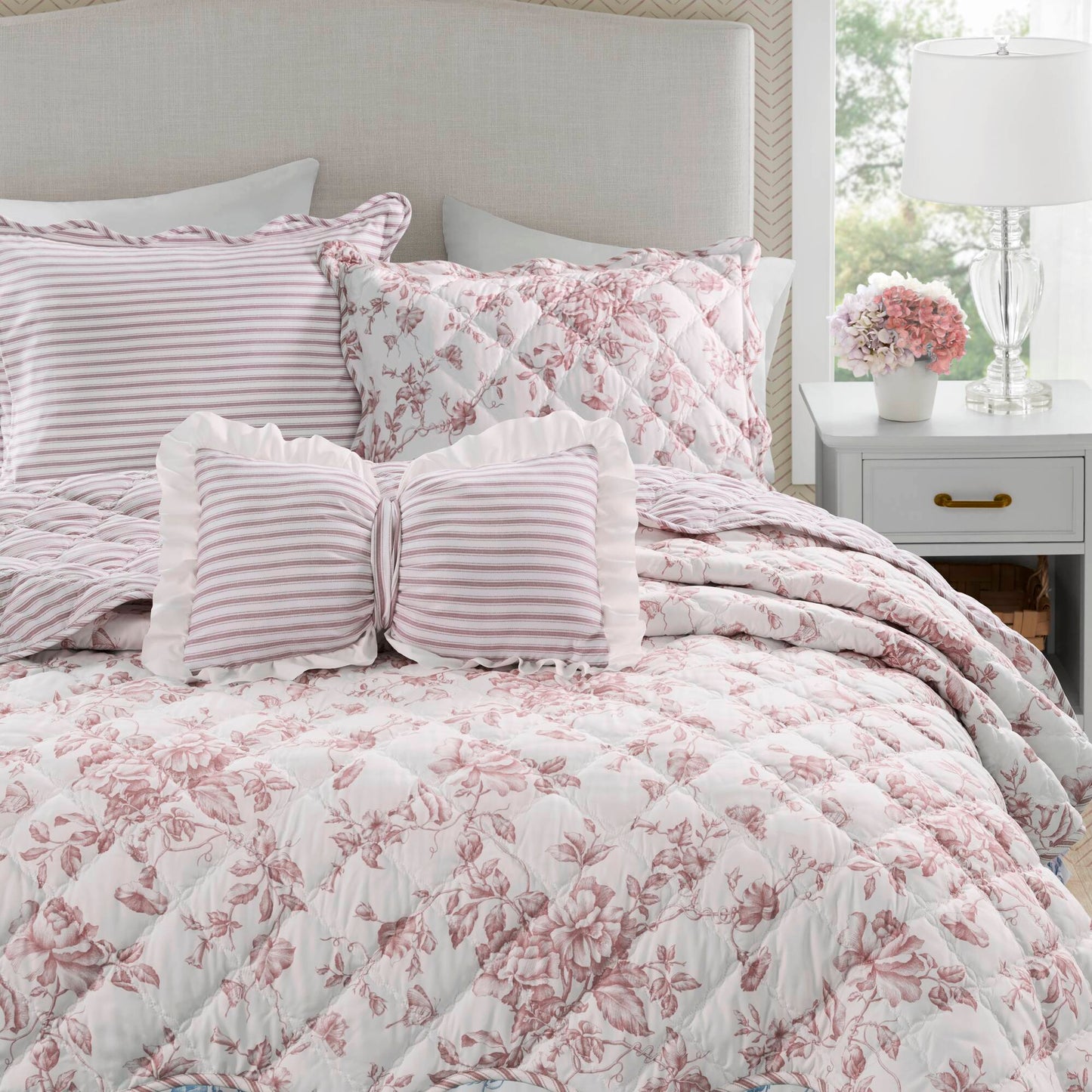 Adele 3 Pieces  Quilt Set with Decorative Pillow