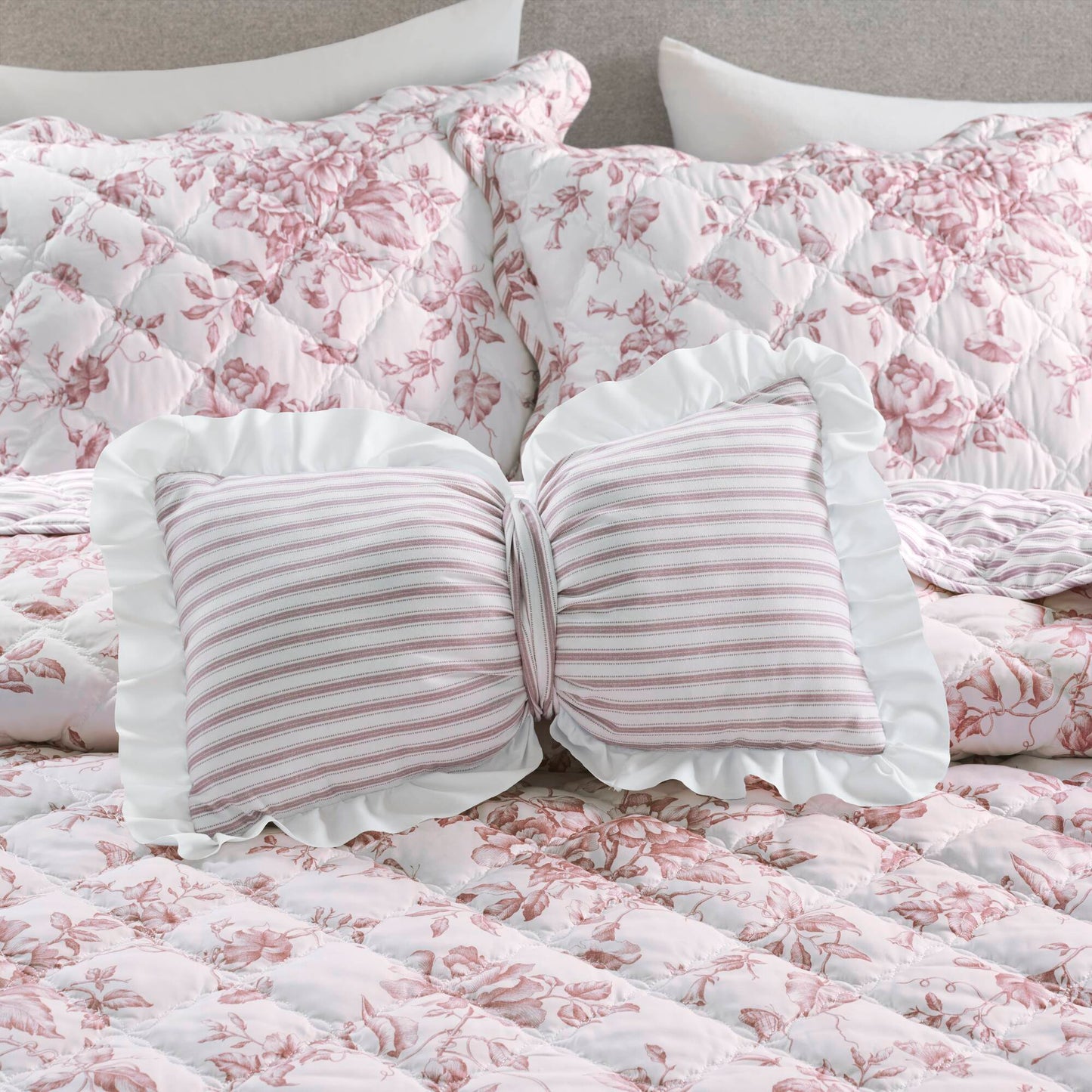 Adele 3 Pieces  Quilt Set with Decorative Pillow