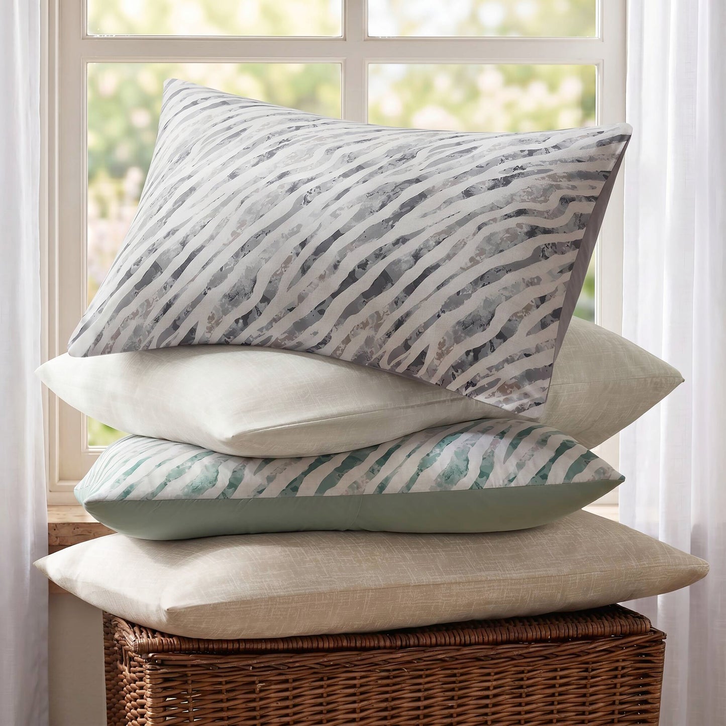 Nixon 5 Pieces Comforter Set with Sheet Set