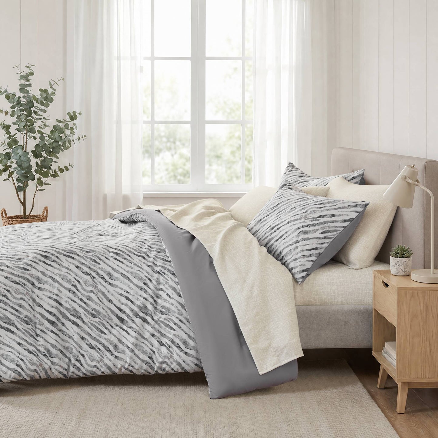 Nixon 5 Pieces Comforter Set with Sheet Set