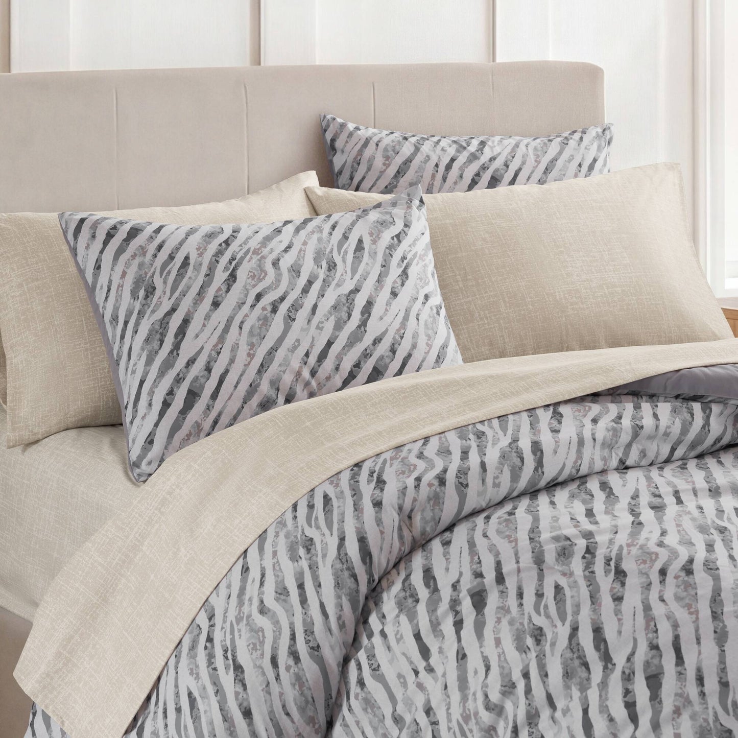 Nixon 5 Pieces Comforter Set with Sheet Set