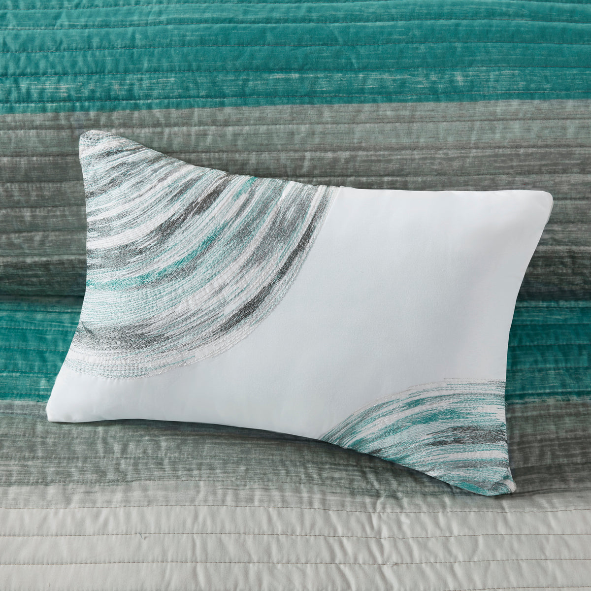 Saben Stripe Reversible 8-Piece Quilt Set with Cotton Bed Sheets Bed in a Bag
